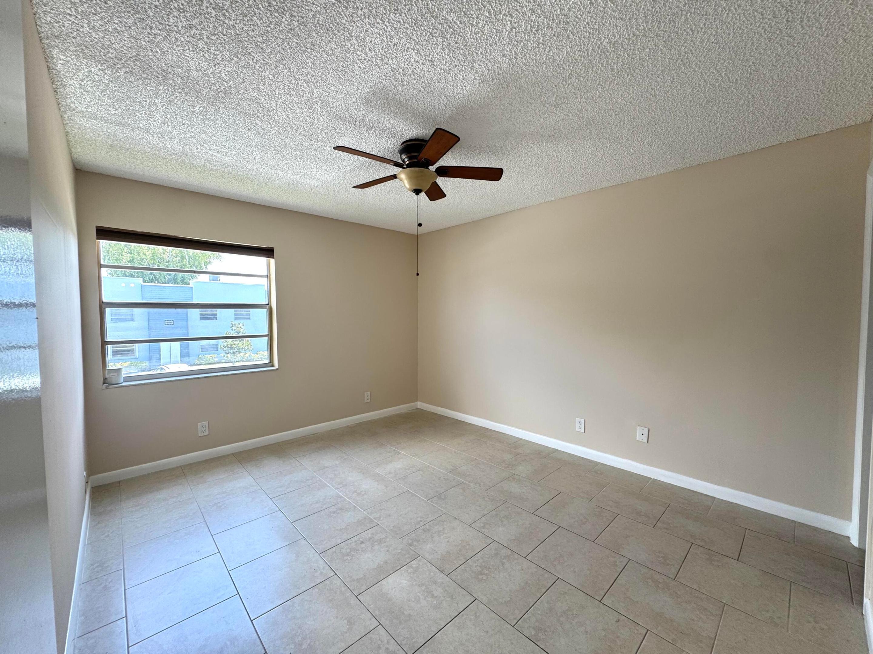 900 Normandy Lane S Property Photo 20