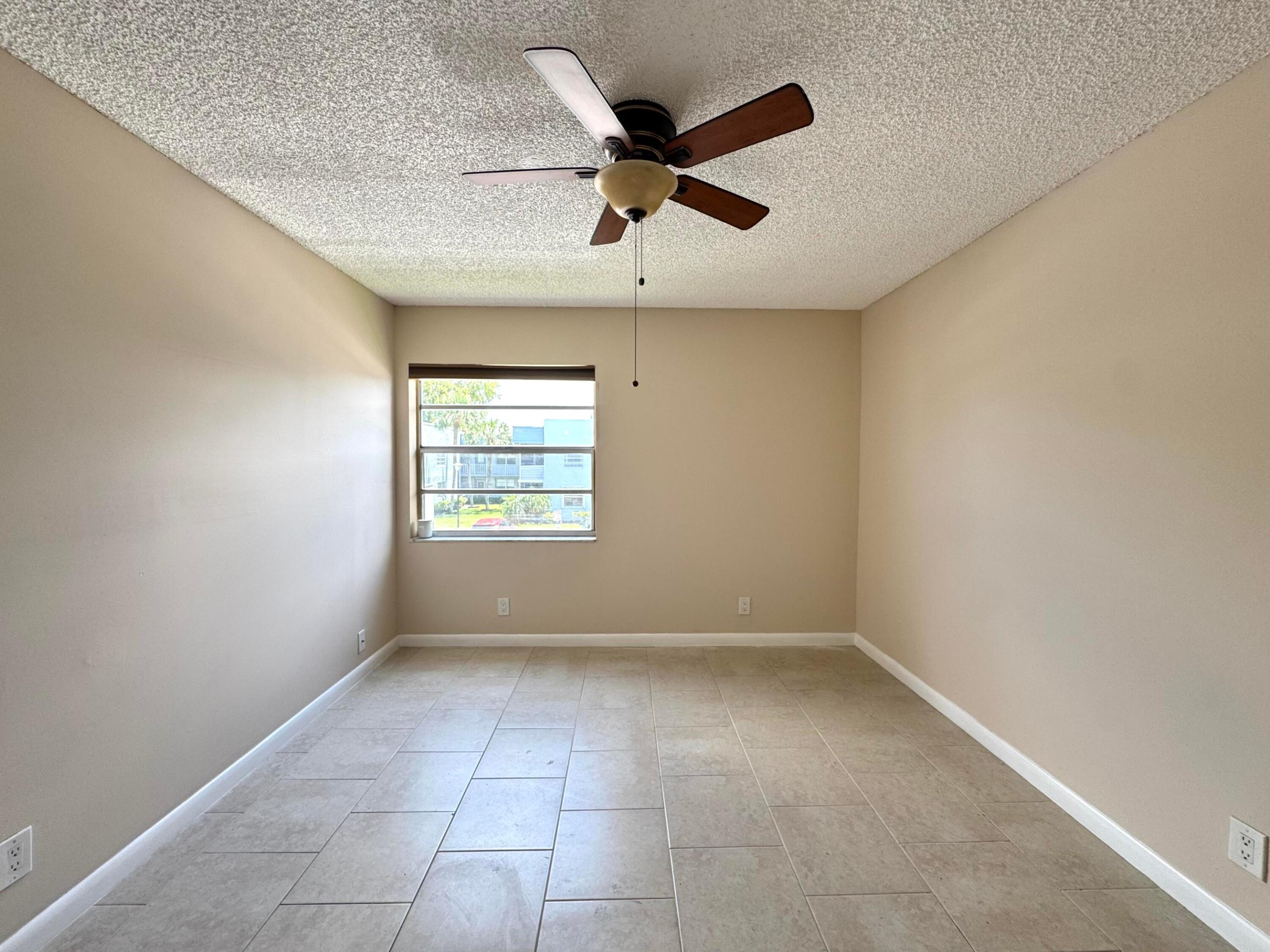 900 Normandy Lane S Property Photo 21