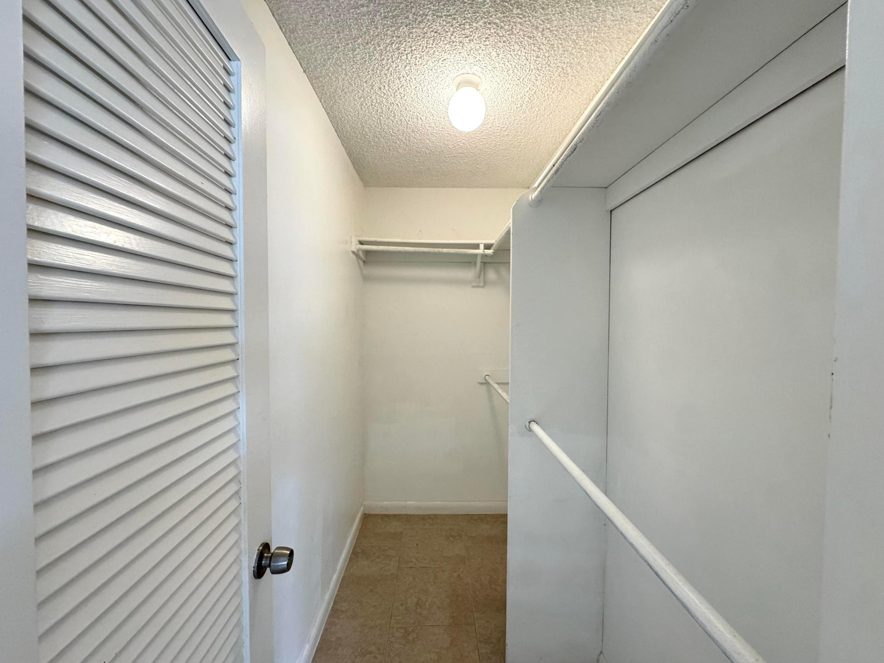 900 Normandy Lane S Property Photo 23