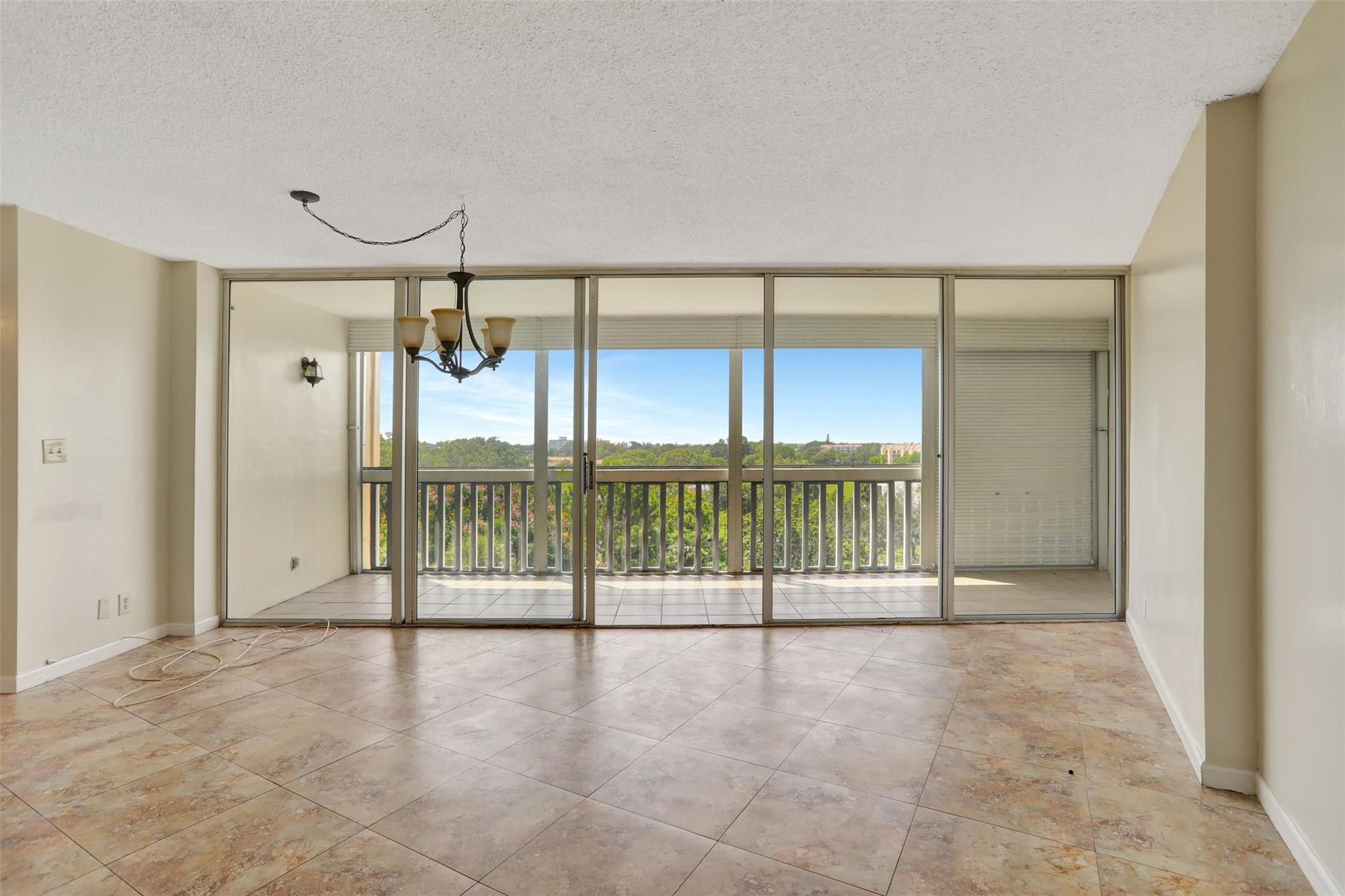 6921 Environ Boulevard 6o Property Photo 5