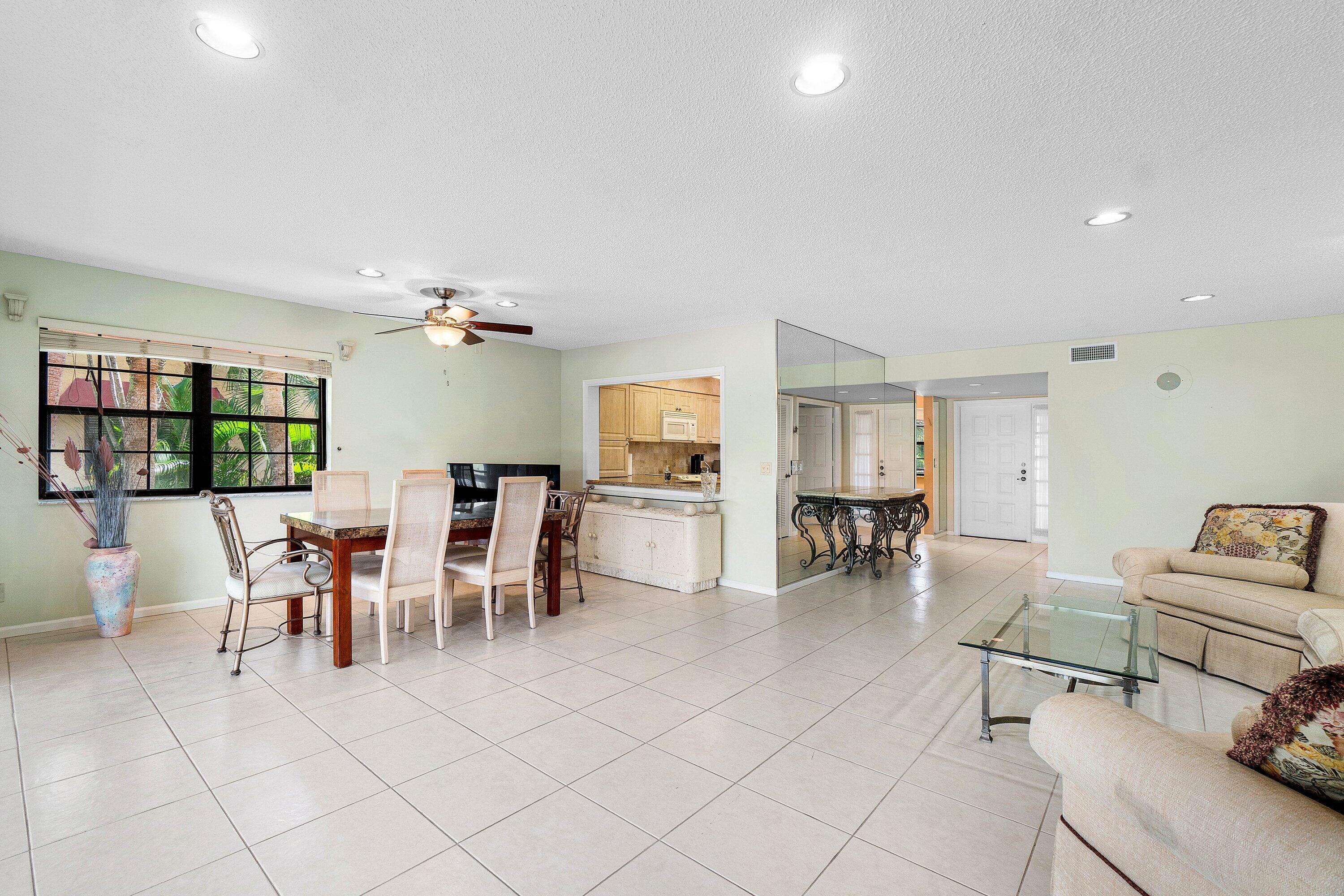 6446 Aspen Glen Circle Property Photo 4
