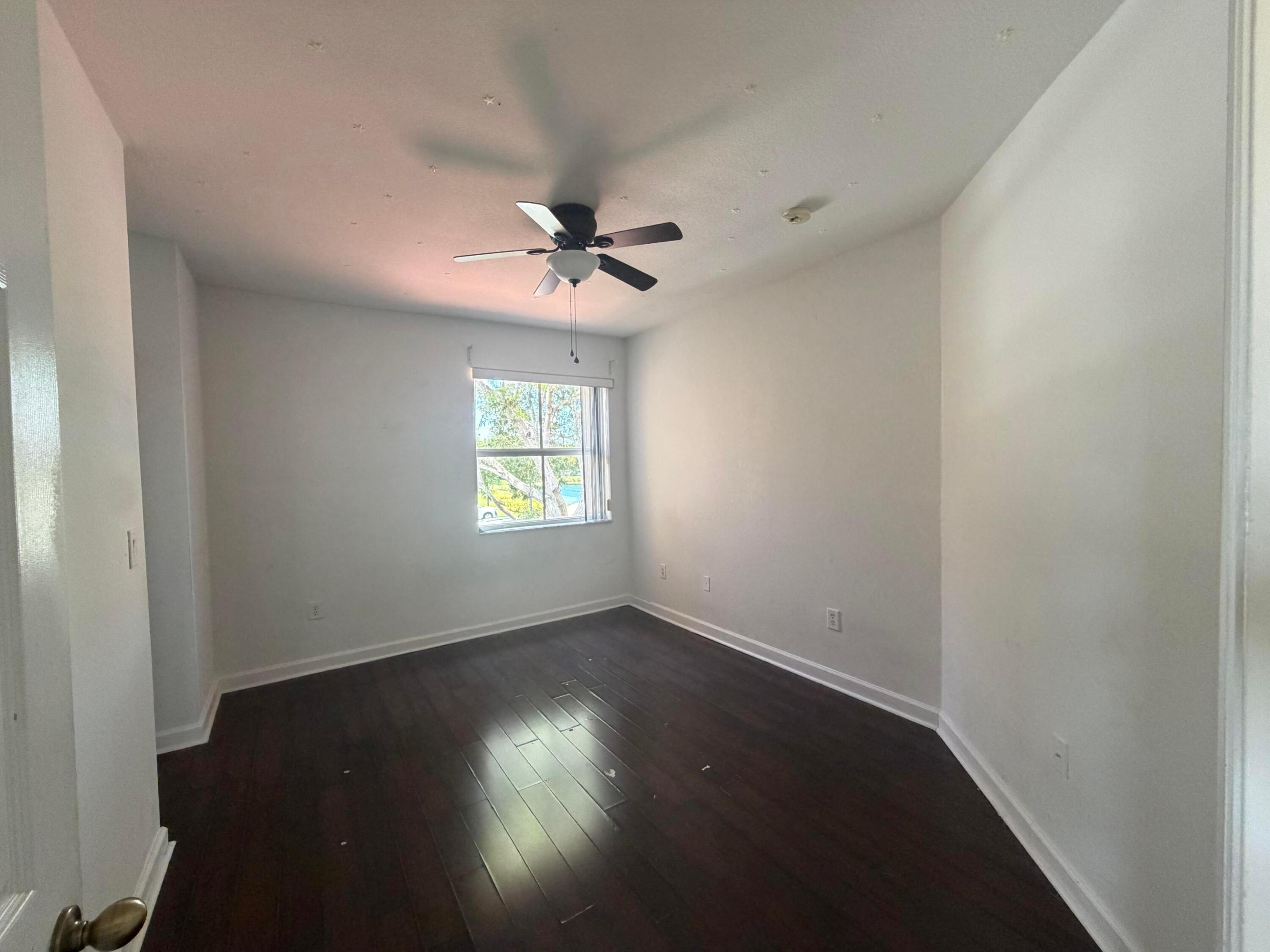 1655 Ne 33rd Road 103-4 Property Photo 14