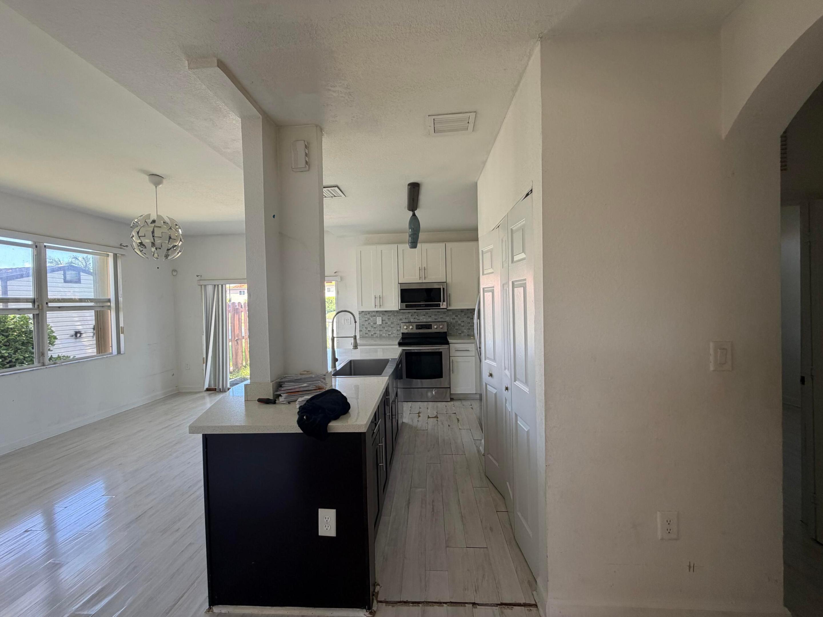 1655 Ne 33rd Road 103-4 Property Photo 18