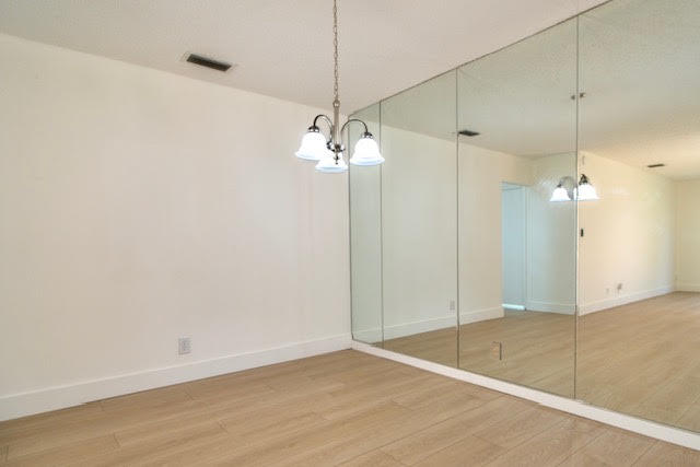5430 Mirror Lakes Boulevard Property Photo 9