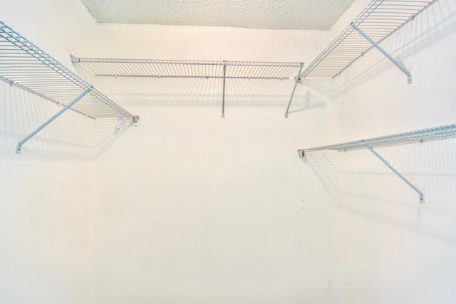 5430 Mirror Lakes Boulevard Property Photo 17