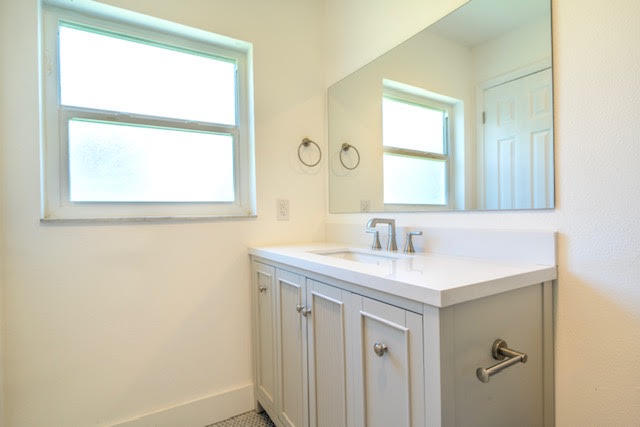 5430 Mirror Lakes Boulevard Property Photo 19