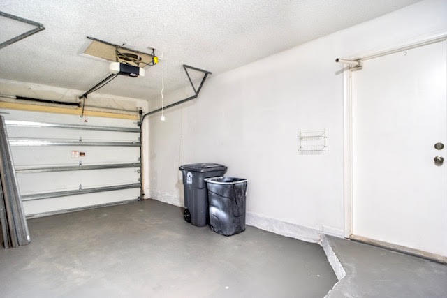 5430 Mirror Lakes Boulevard Property Photo 26