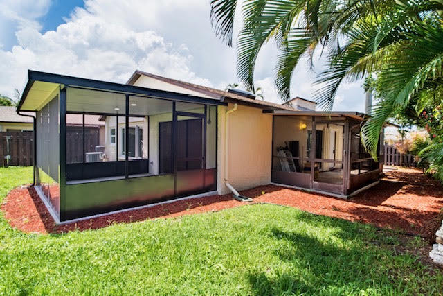 5430 Mirror Lakes Boulevard Property Photo 29