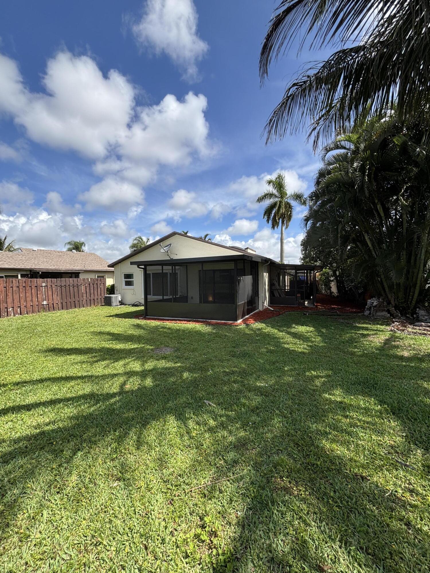 5430 Mirror Lakes Boulevard Property Photo 31