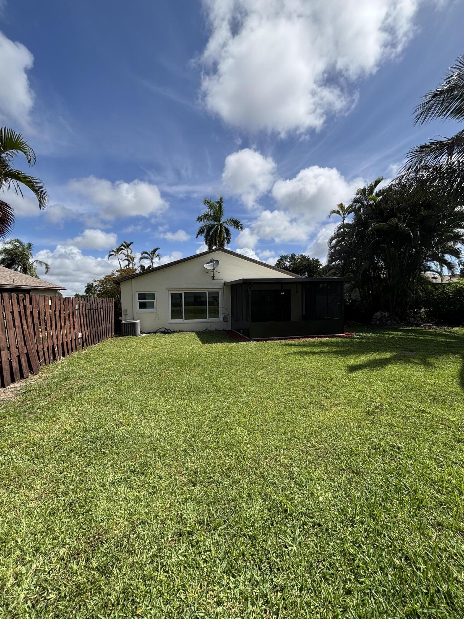 5430 Mirror Lakes Boulevard Property Photo 33