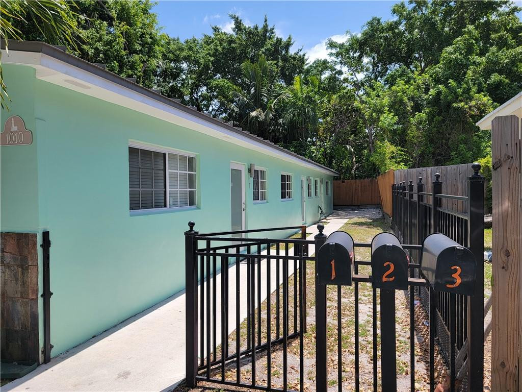 1010 Nw 3rd Avenue Property Photo 1