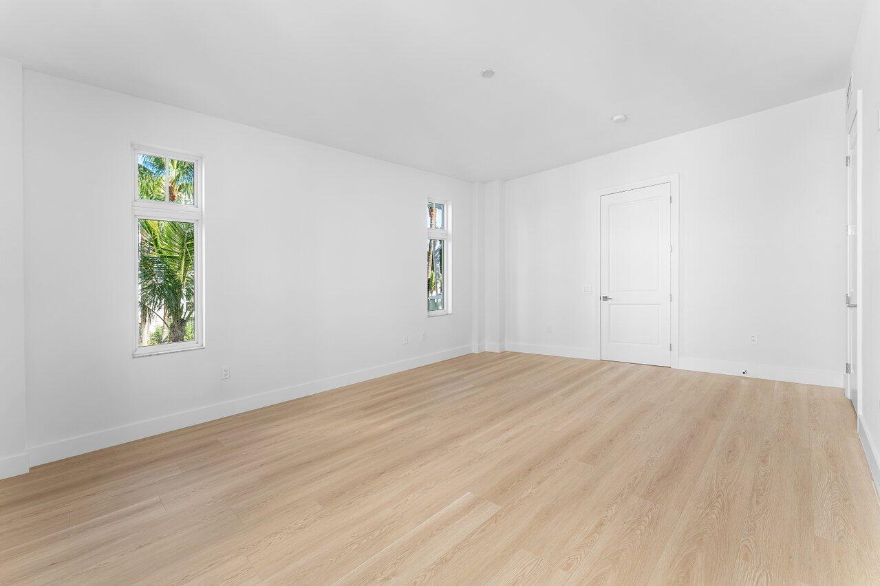 182 Lake Drive 5-101 Property Photo 18