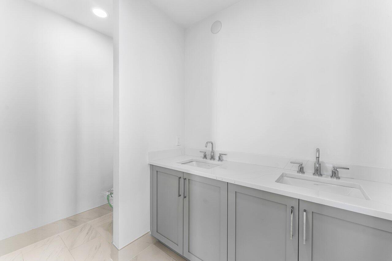 182 Lake Drive 5-101 Property Photo 19
