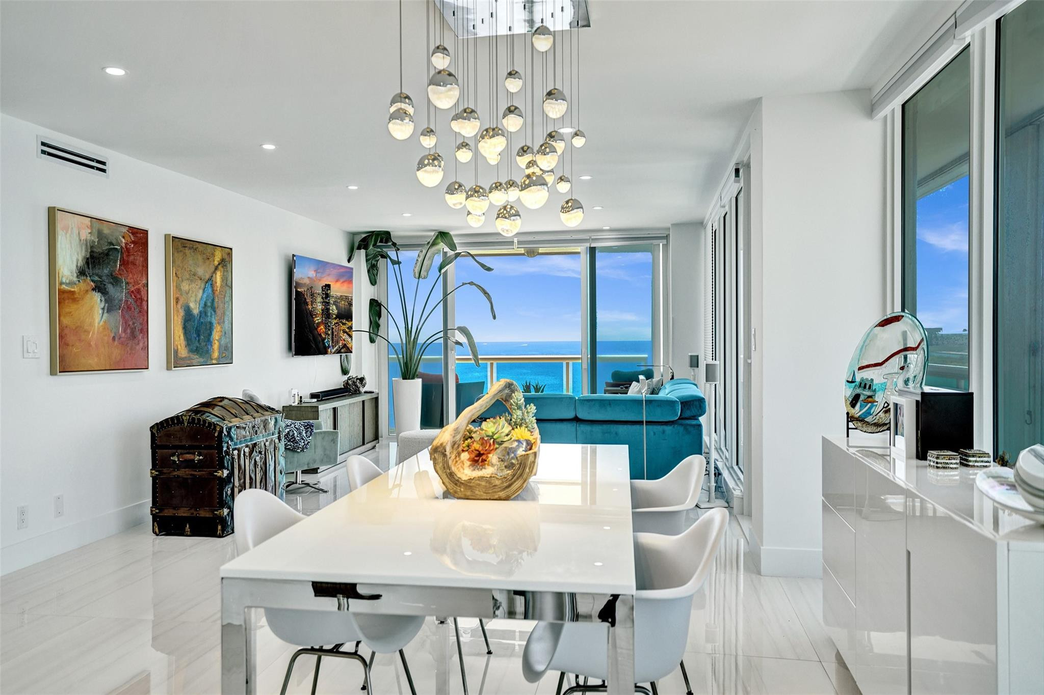 2100 S Ocean Lane 1202 Property Photo 2