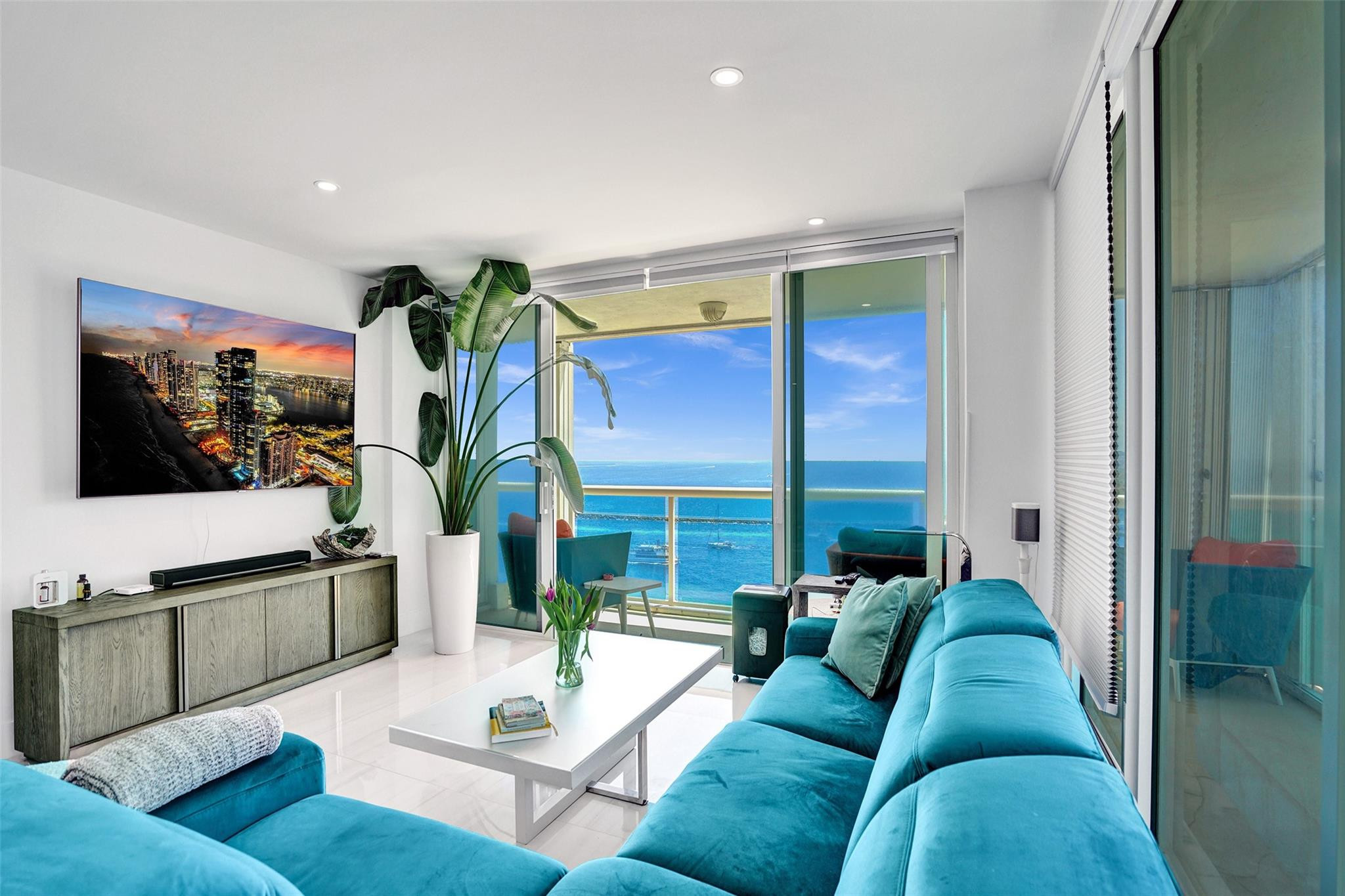 2100 S Ocean Lane 1202 Property Photo 6