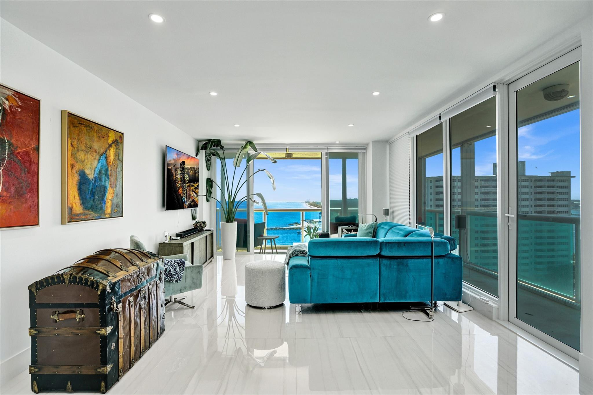 2100 S Ocean Lane 1202 Property Photo 21