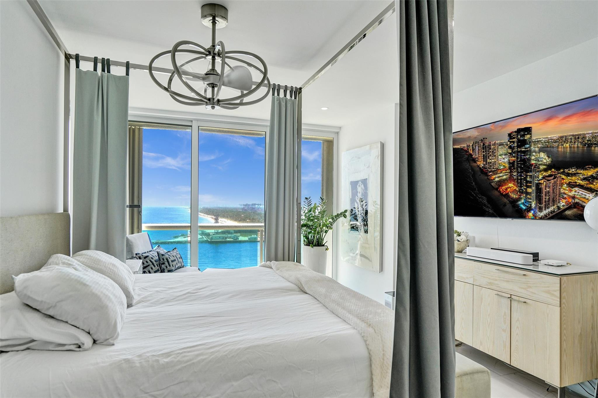 2100 S Ocean Lane 1202 Property Photo 31