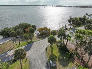 4220 Ne Indian River Dr. Drive #2 Property Photo 3