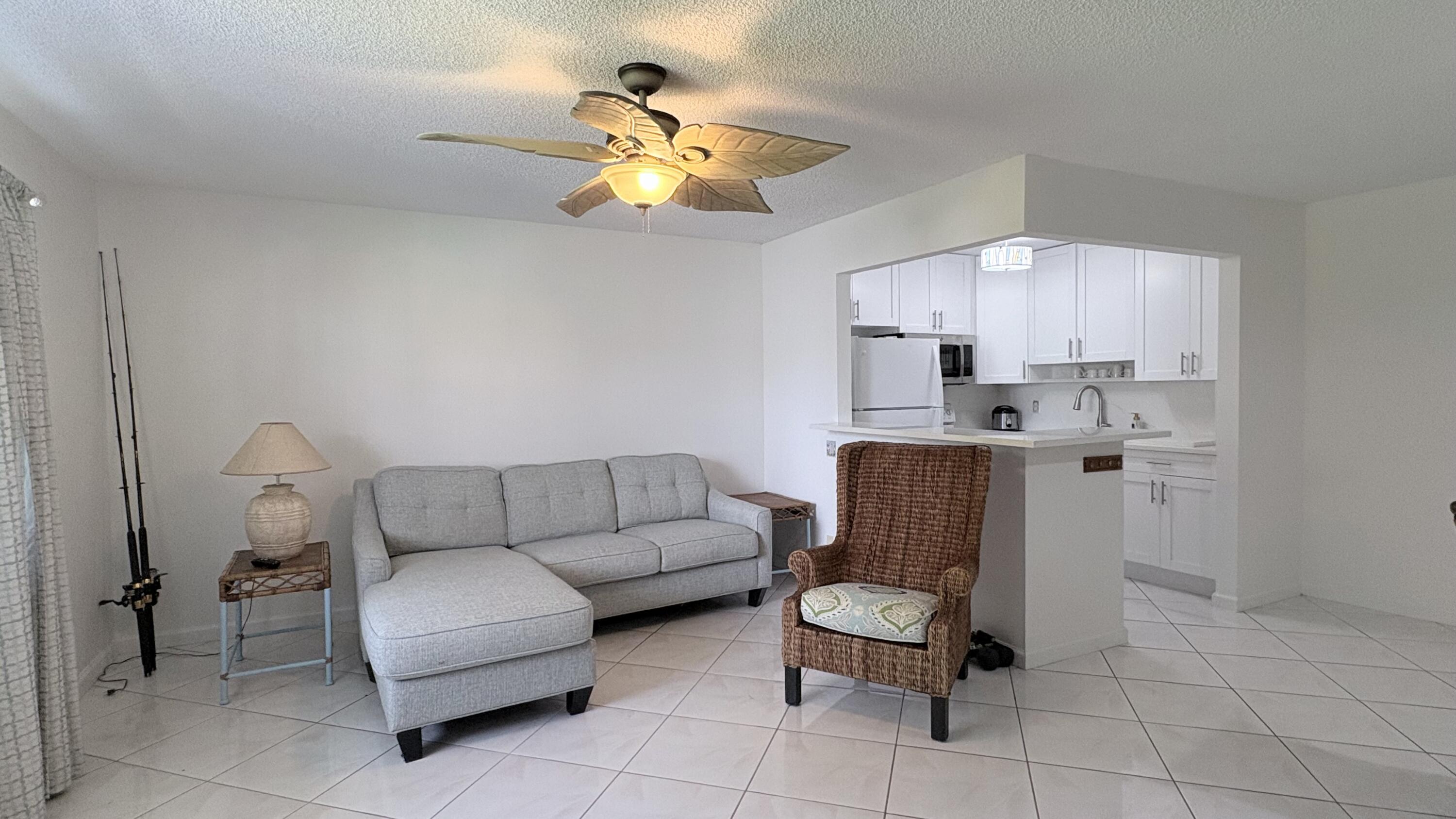200 Horizon W 102 Property Photo 6
