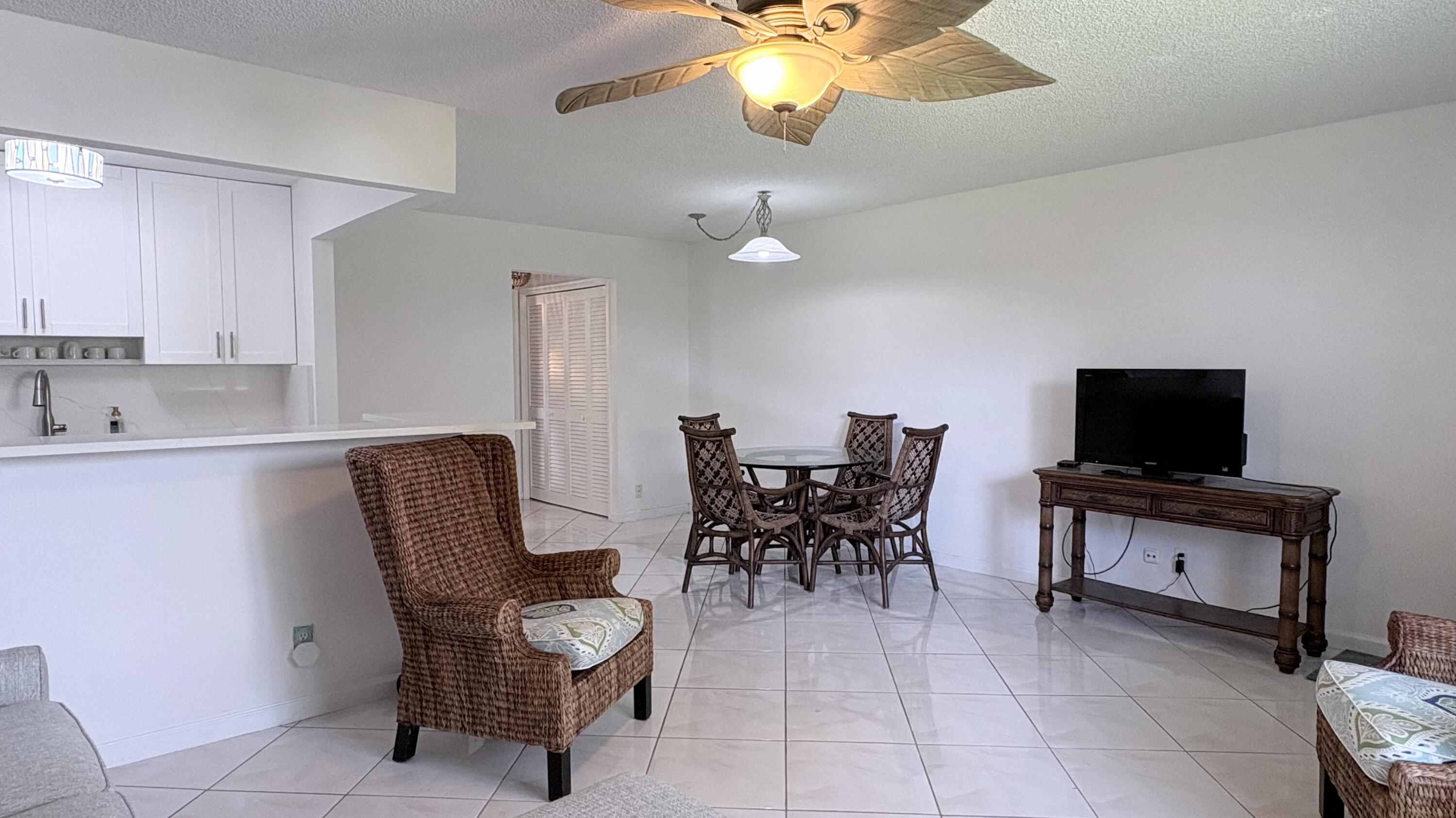 200 Horizon W 102 Property Photo 7
