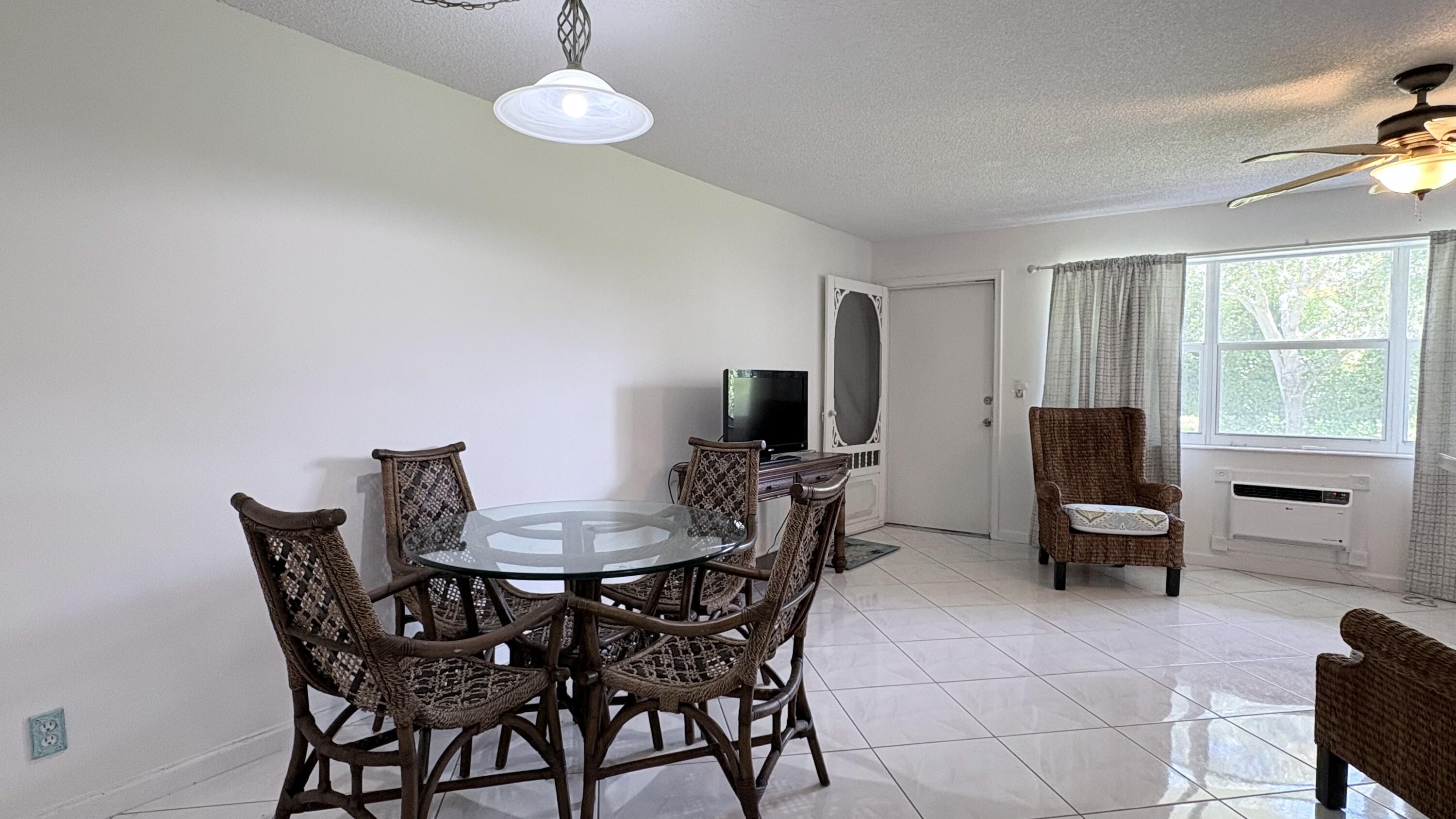 200 Horizon W 102 Property Photo 8