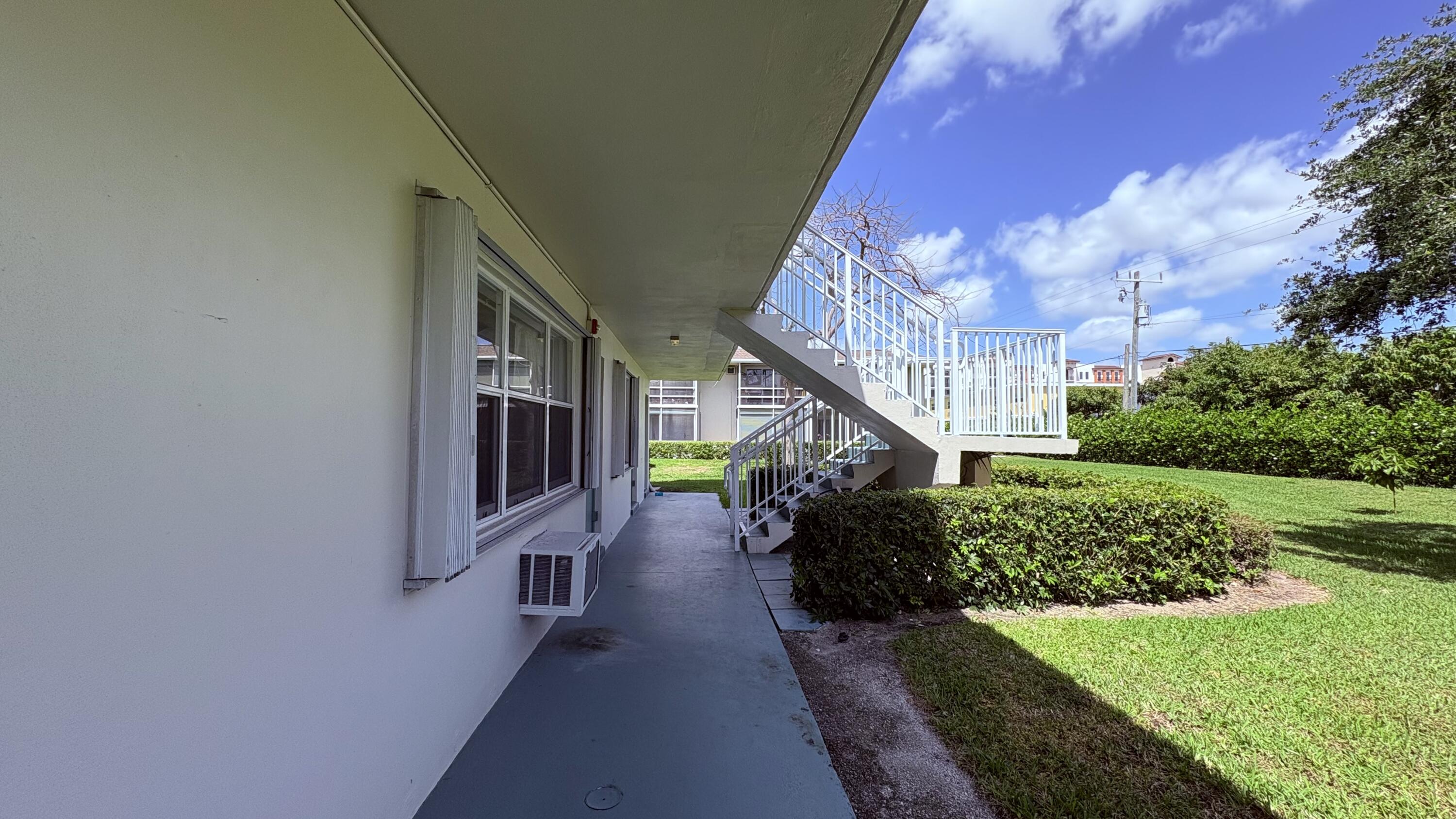 200 Horizon W 102 Property Photo 19