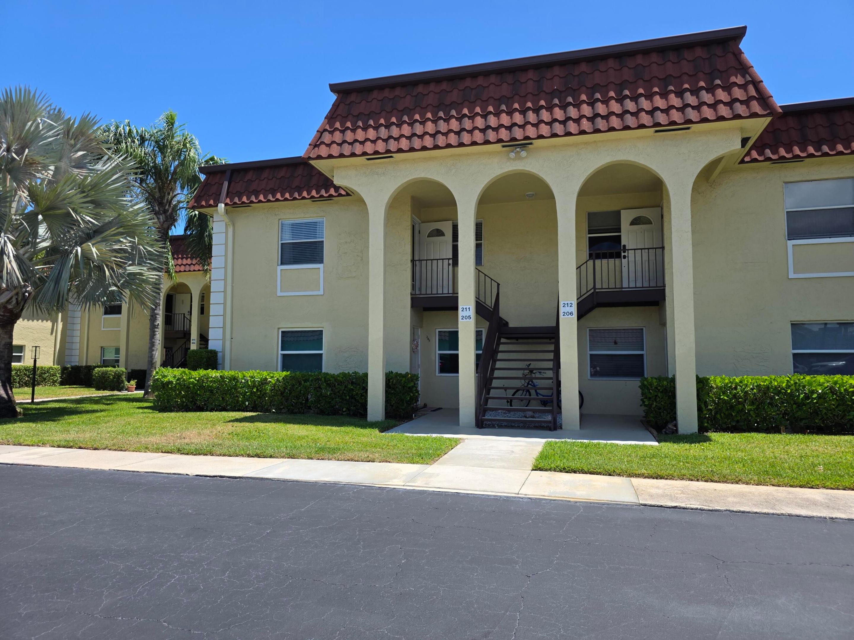 717 S Us Highway 1 211 Property Photo 1
