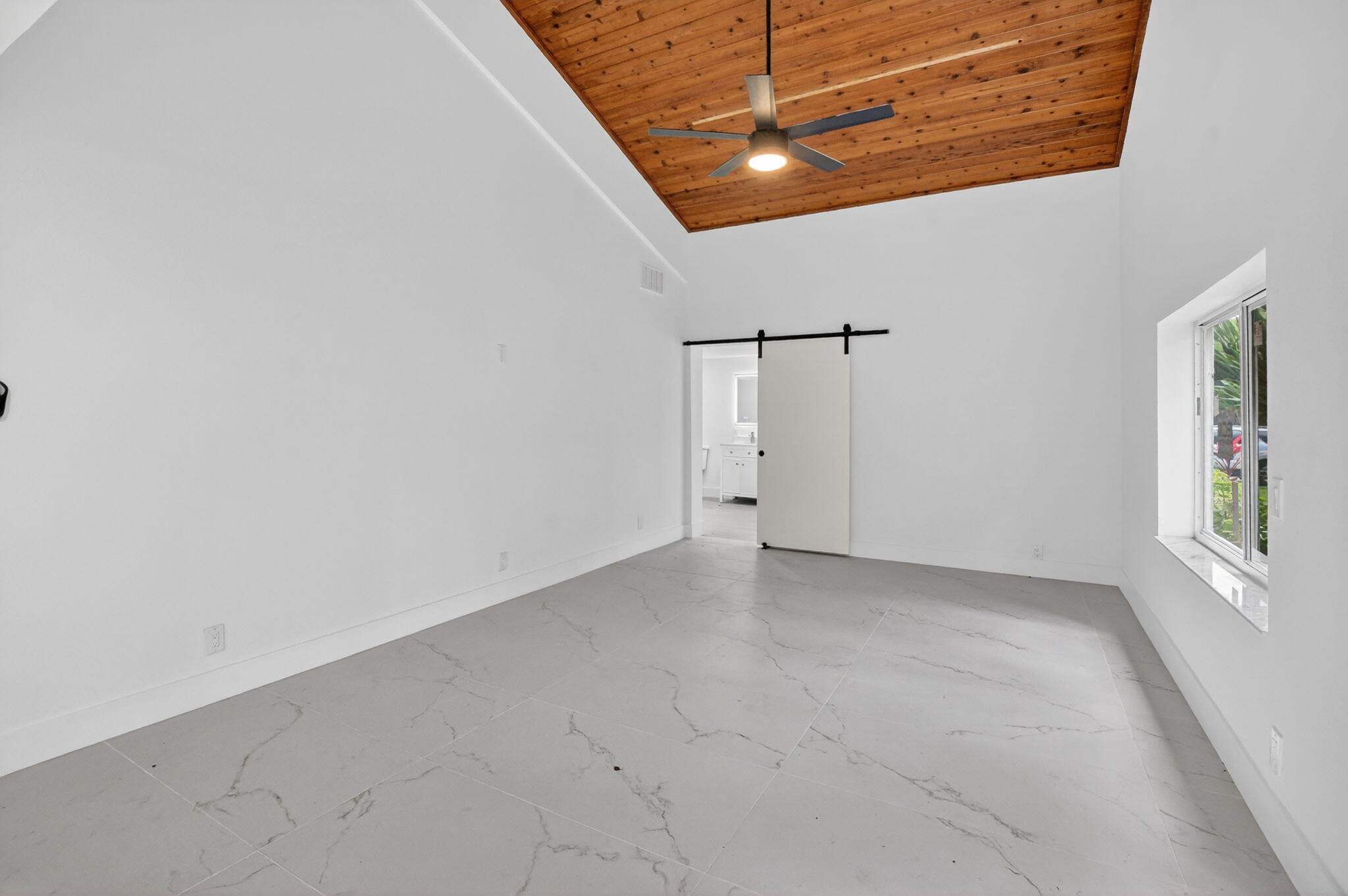 4701 Nw 1st Place Property Photo 17