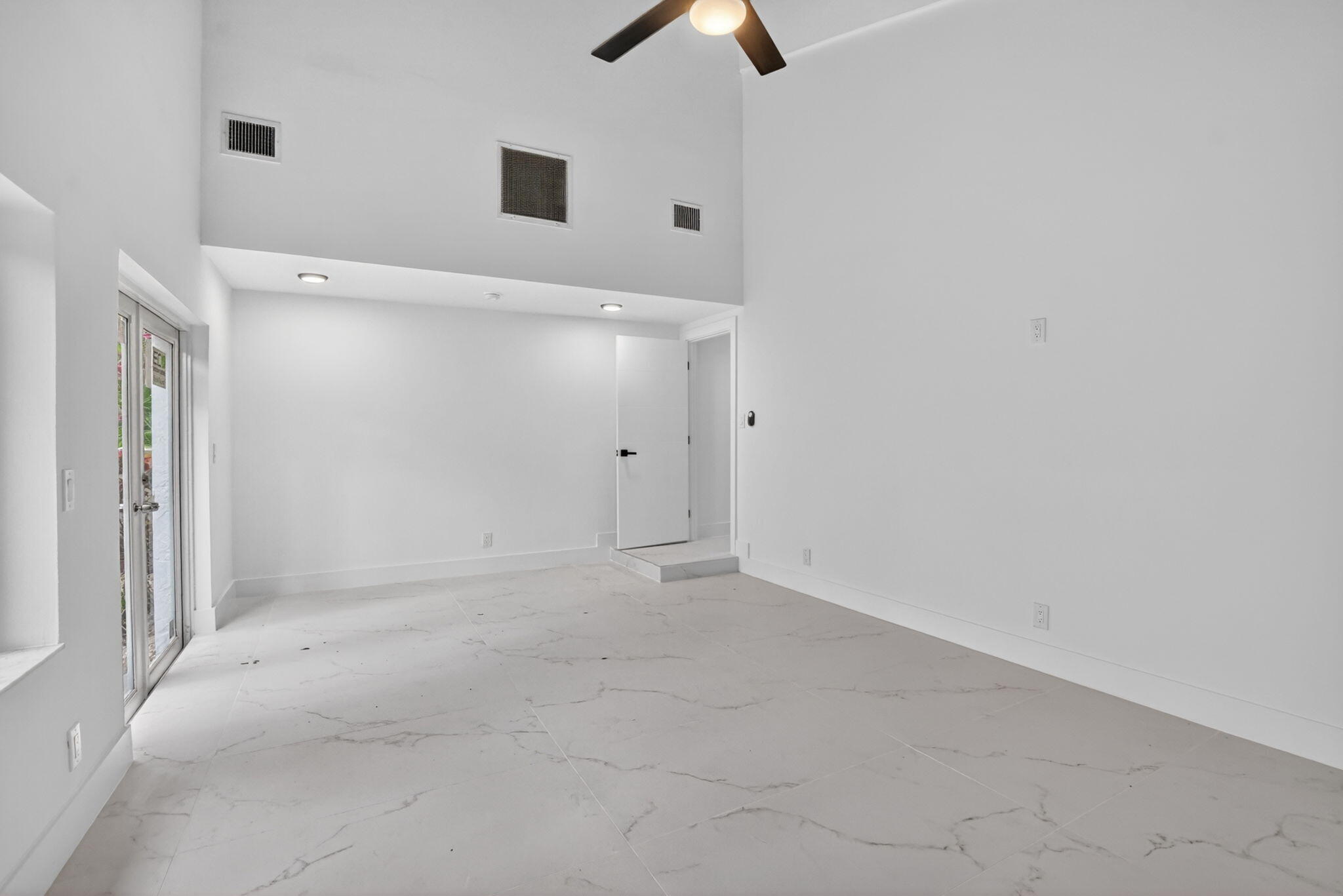 4701 Nw 1st Place Property Photo 21