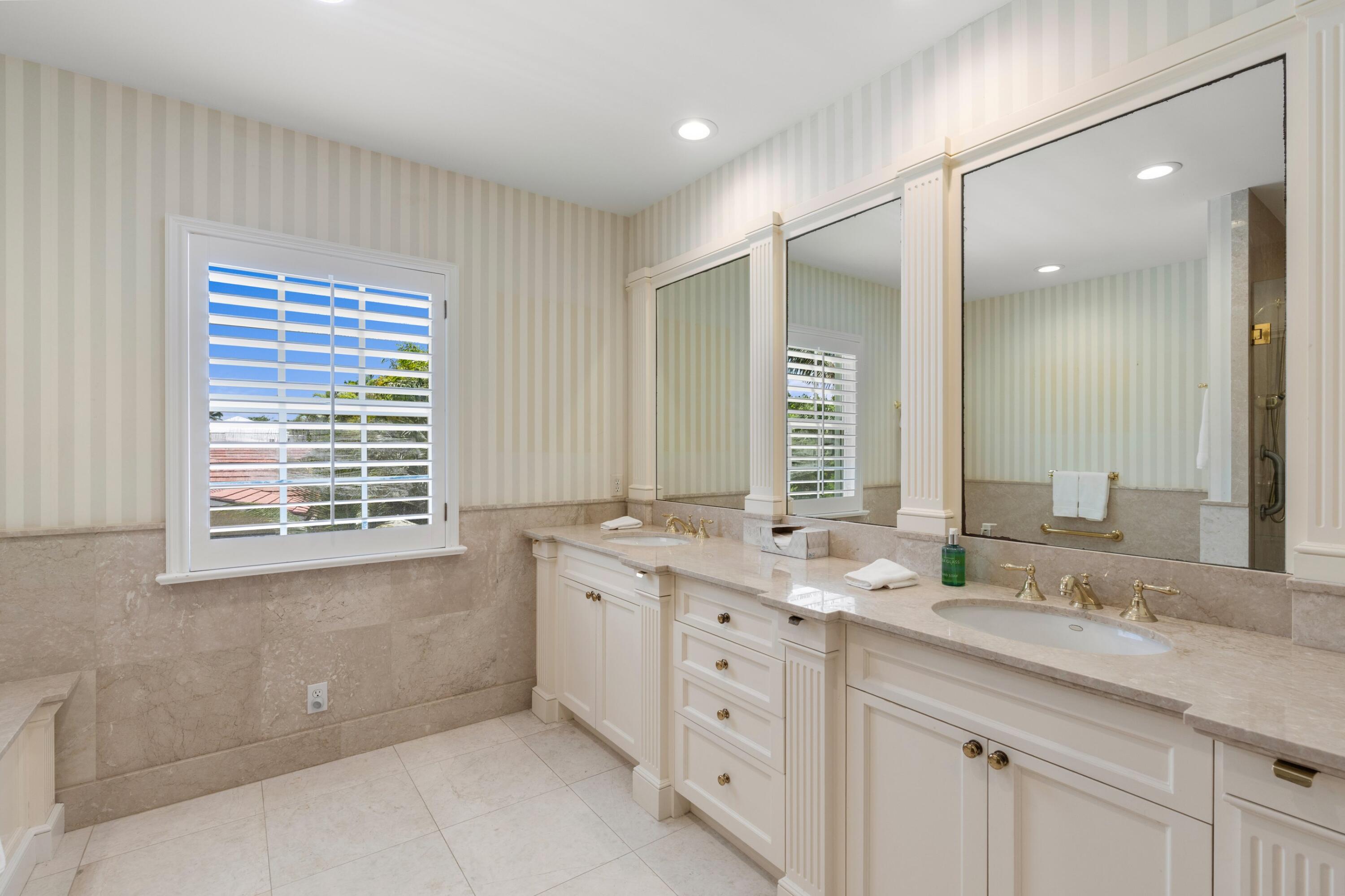 1554 N Ocean Way Property Photo 14