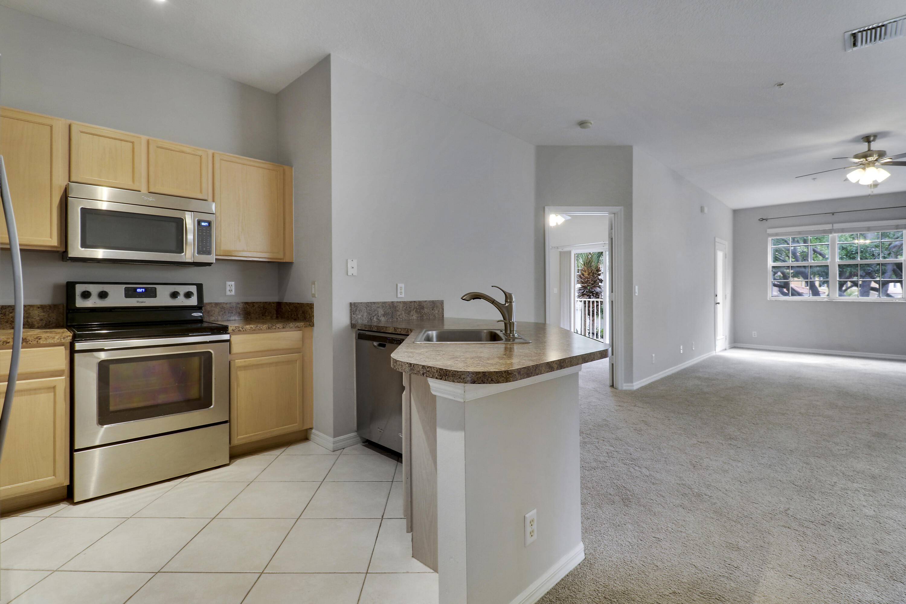 104 Lighthouse Circle H Property Photo 10