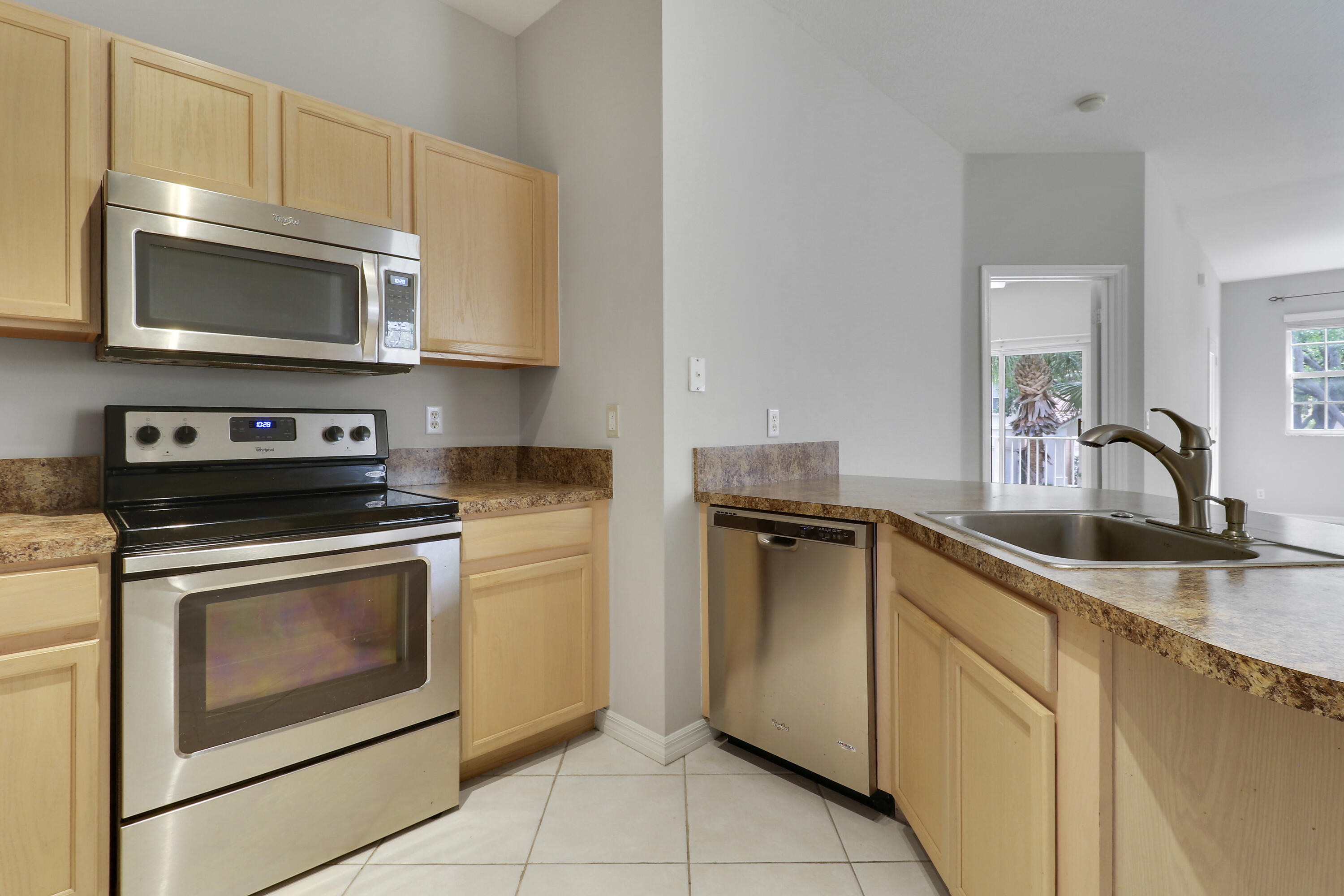 104 Lighthouse Circle H Property Photo 12