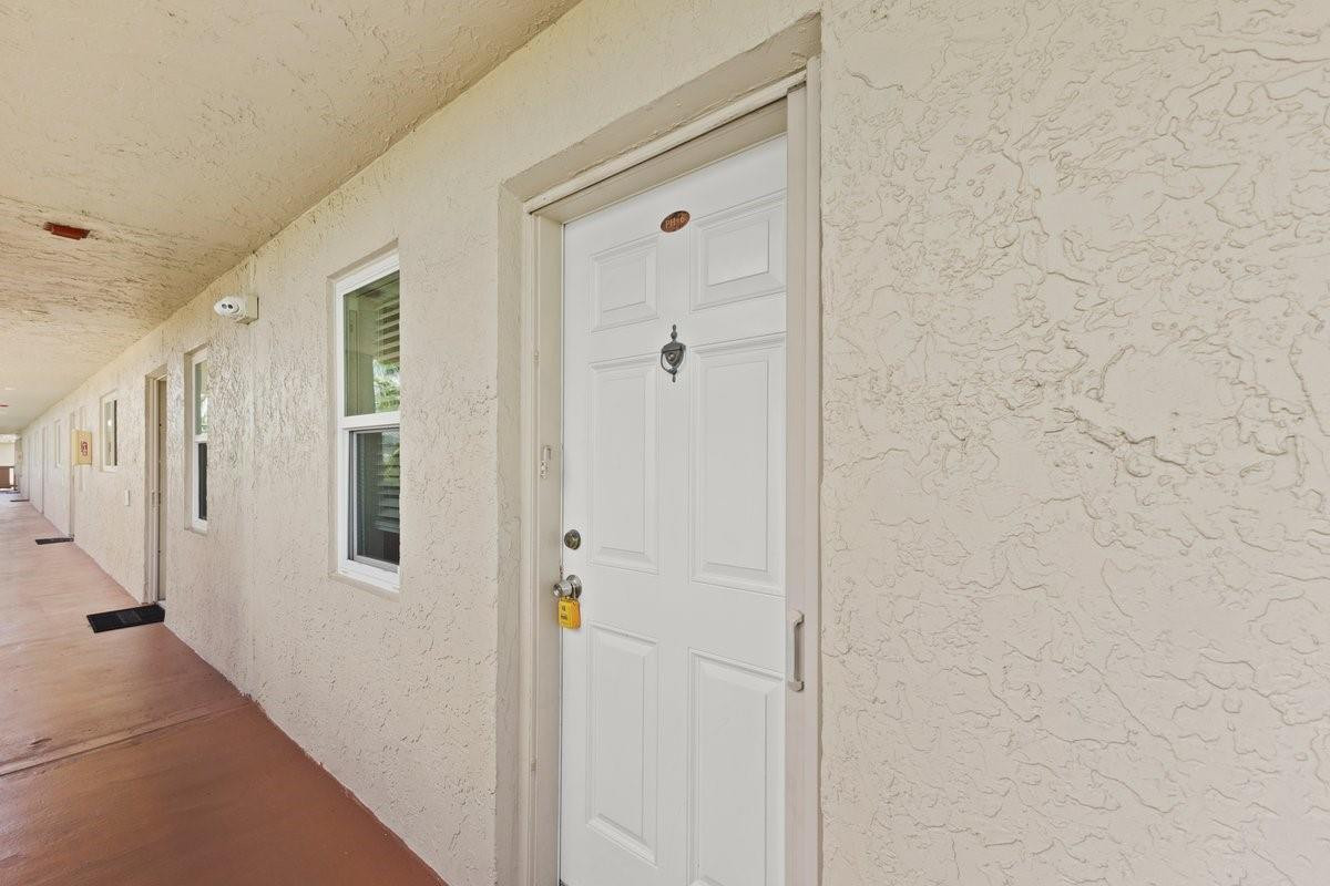 2106 S Cypress Bend Drive 506 Property Photo 3