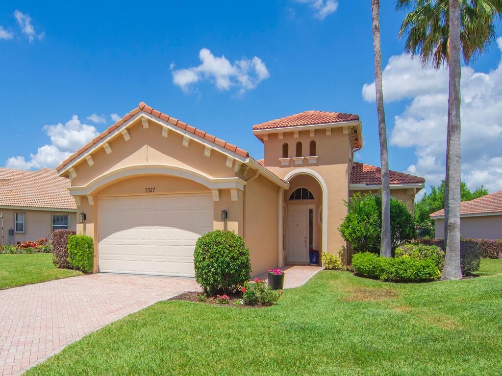7327 Bob O Link Way Property Photo 3