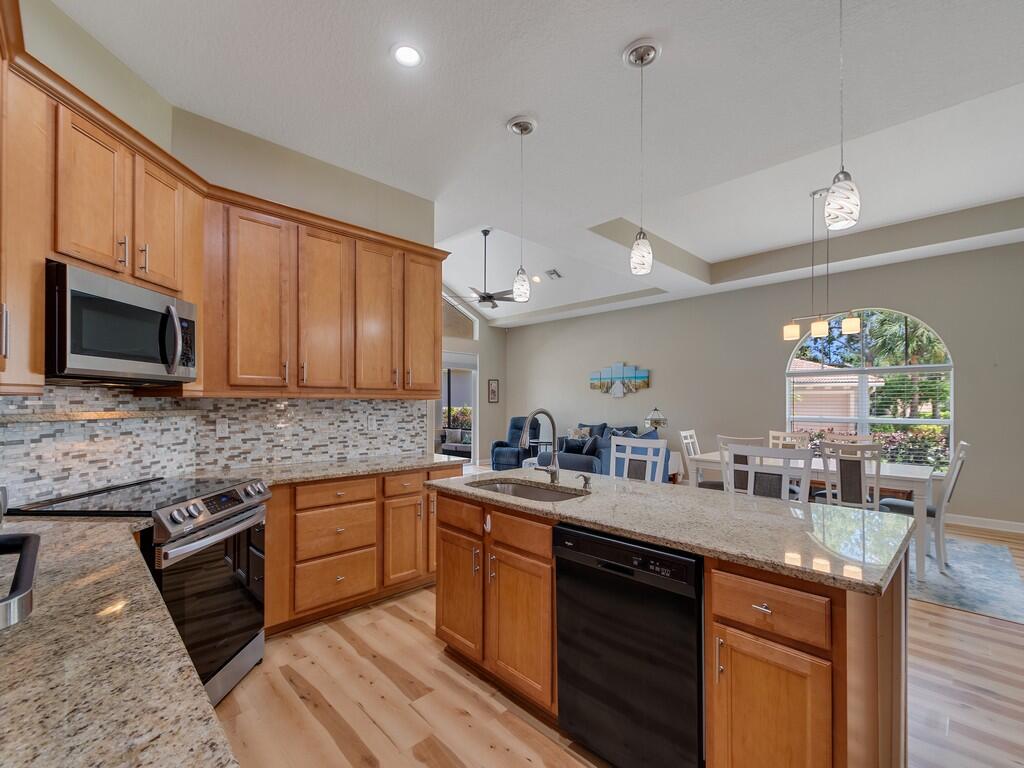 7327 Bob O Link Way Property Photo 6