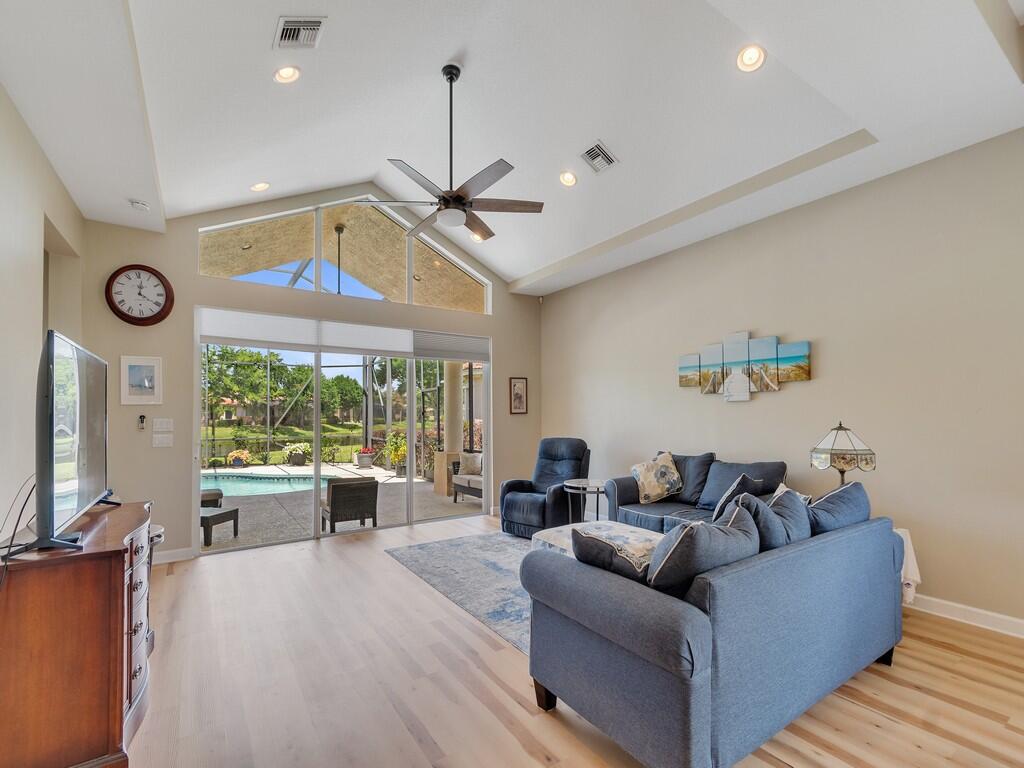 7327 Bob O Link Way Property Photo 12
