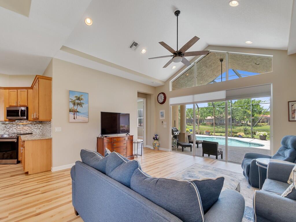 7327 Bob O Link Way Property Photo 15