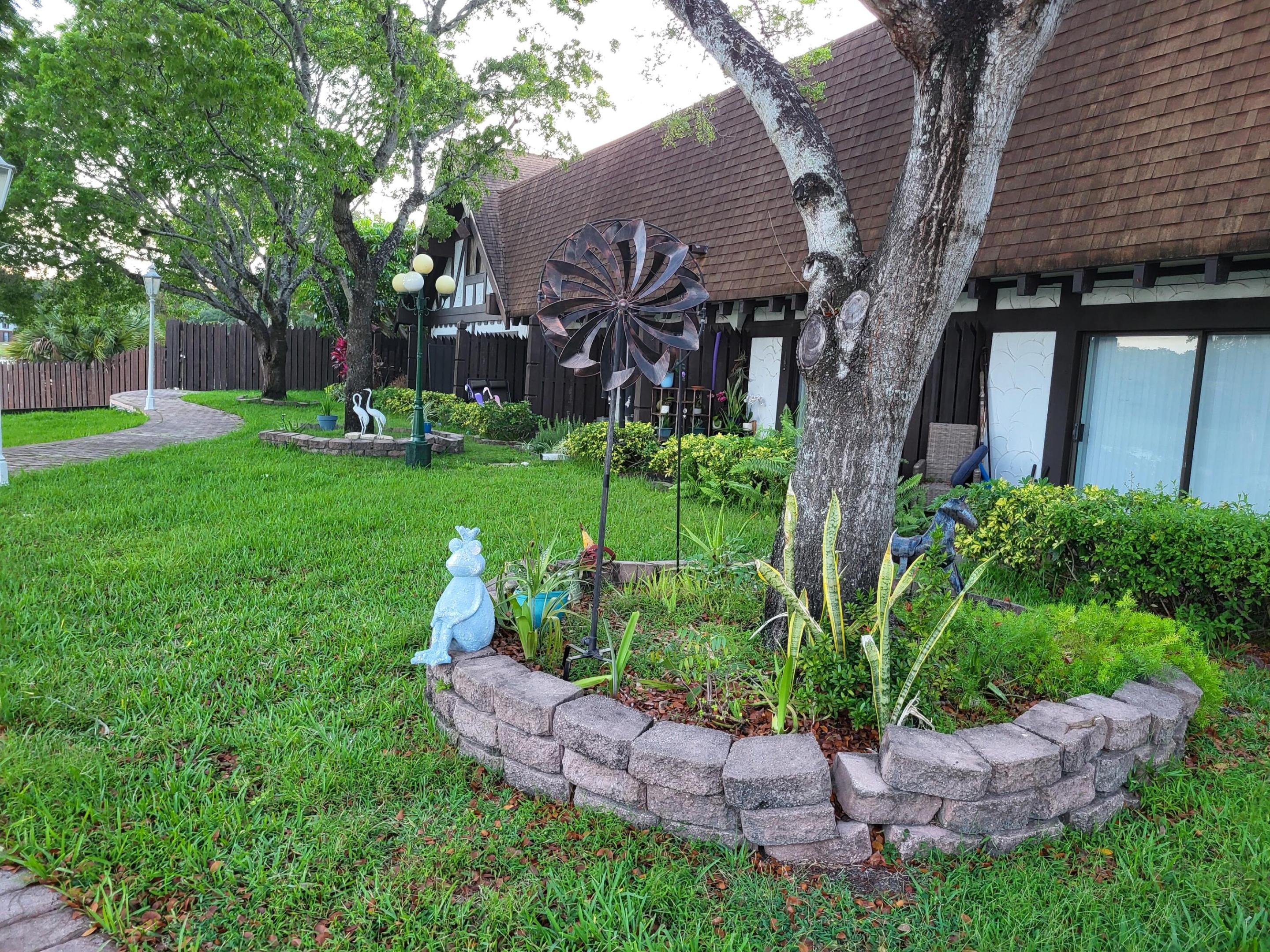 3720 Inverrary Drive 2i Property Photo 18