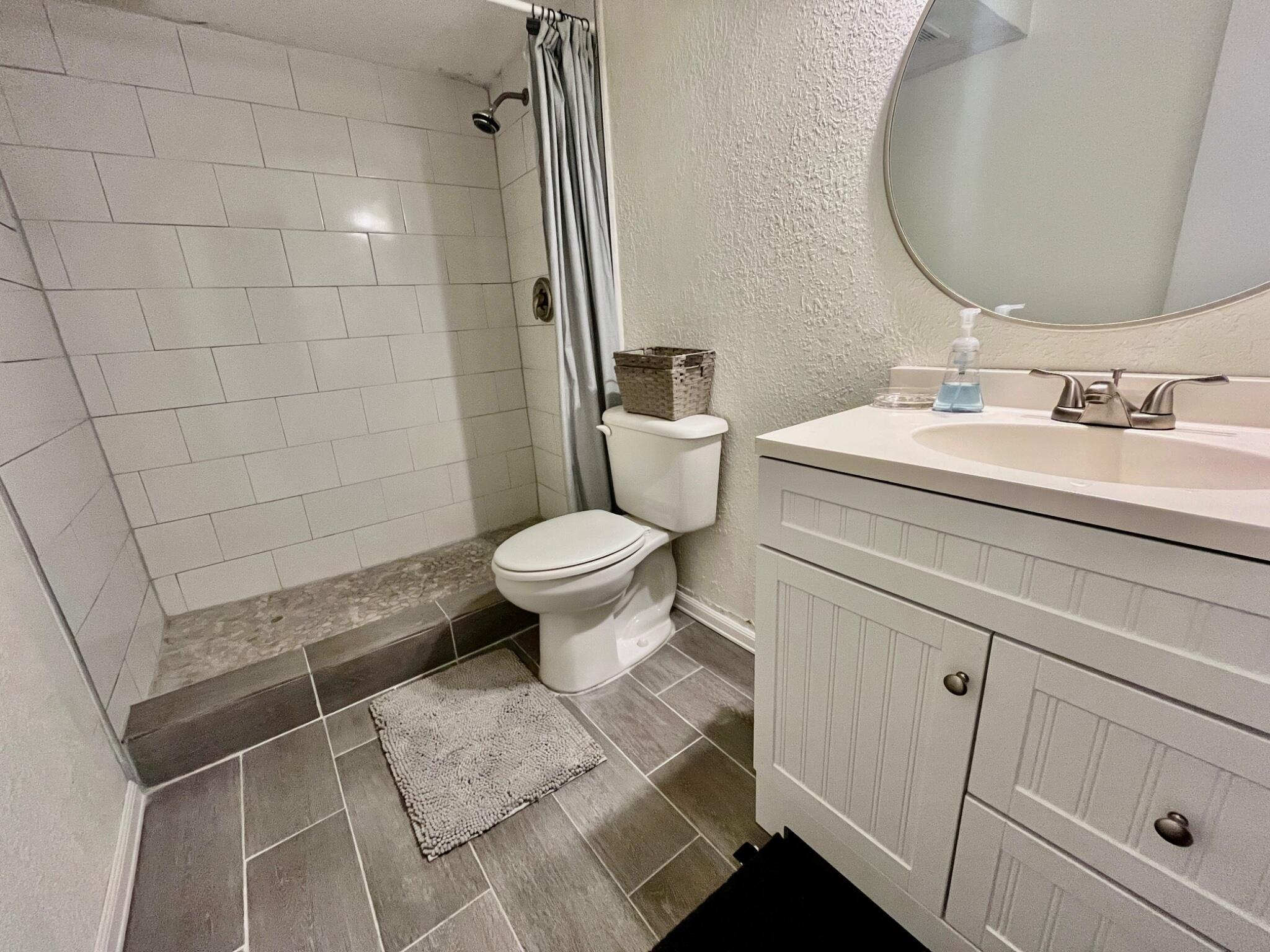 113 Lake Emerald Drive 209 Property Photo 8