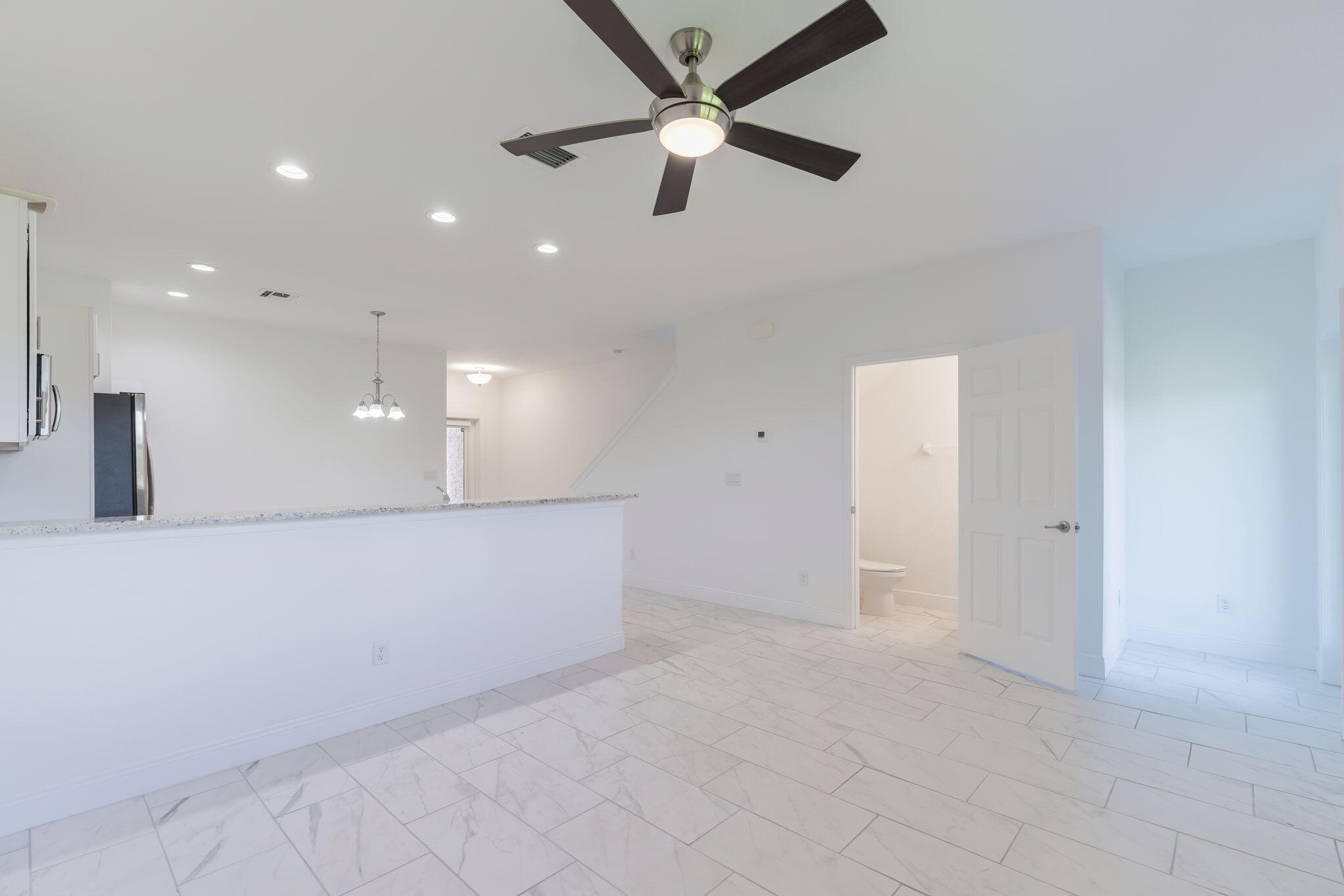 696 Ne Waters Edge Lane Property Photo 9