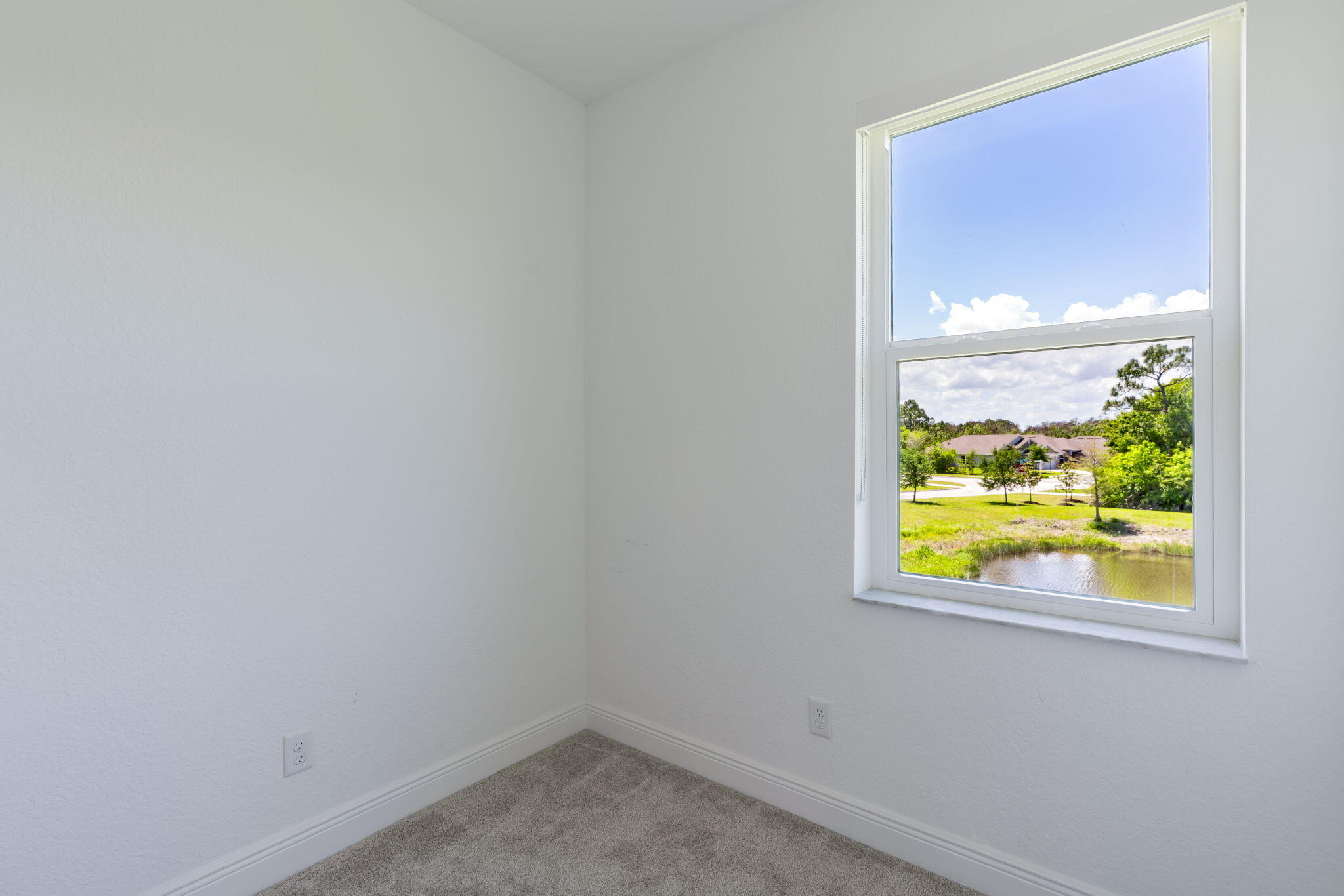 696 Ne Waters Edge Lane Property Photo 15