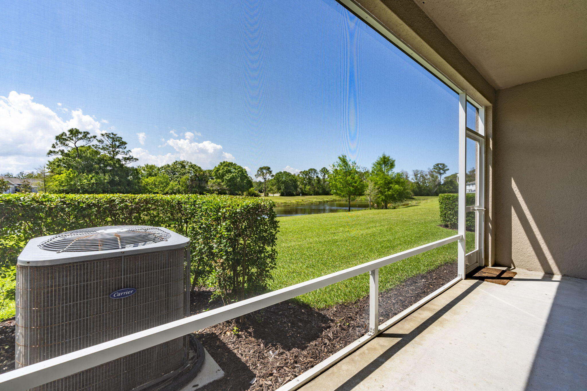 696 Ne Waters Edge Lane Property Photo 27