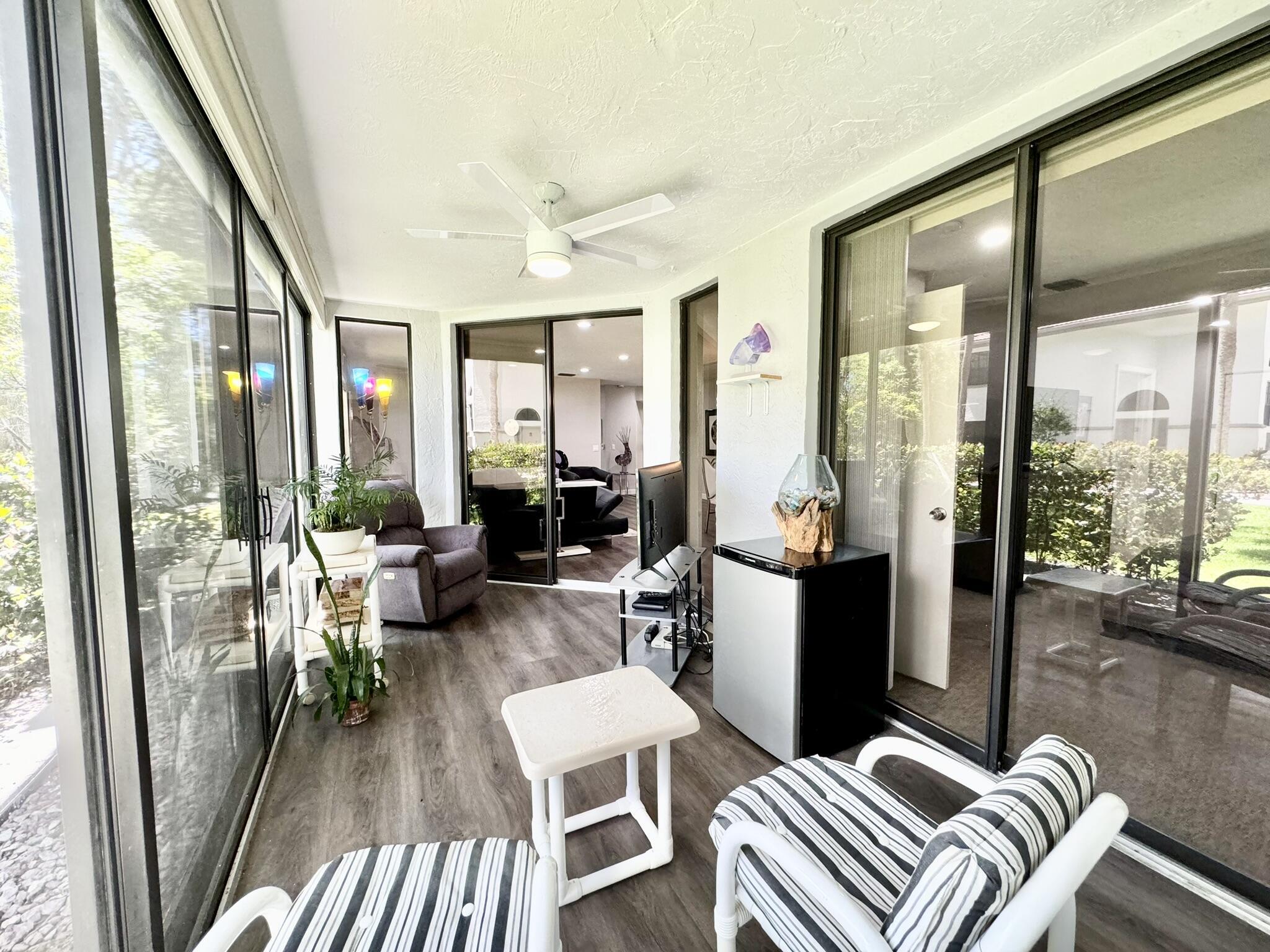 5135 Floria Drive E Property Photo 12