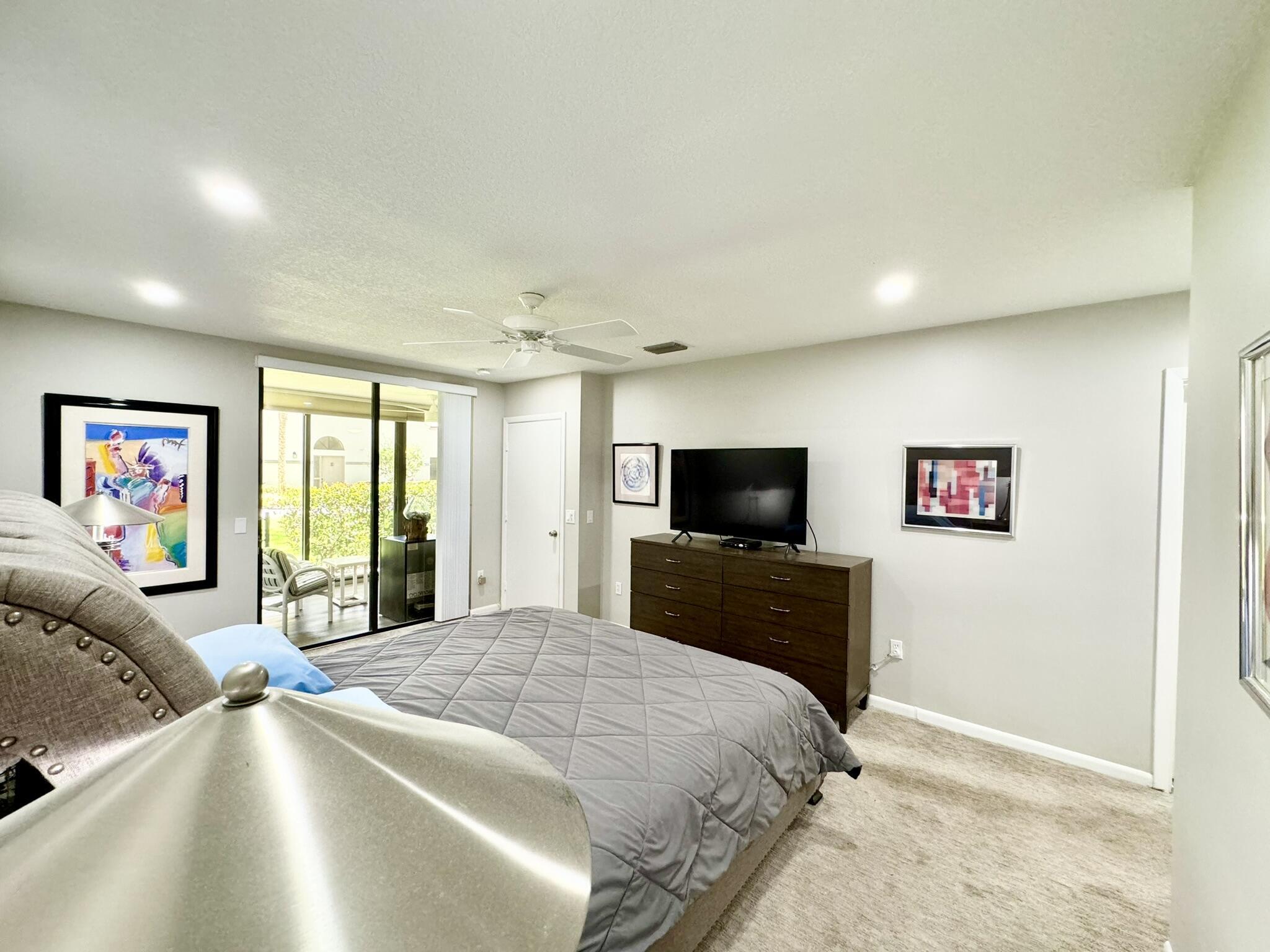 5135 Floria Drive E Property Photo 21
