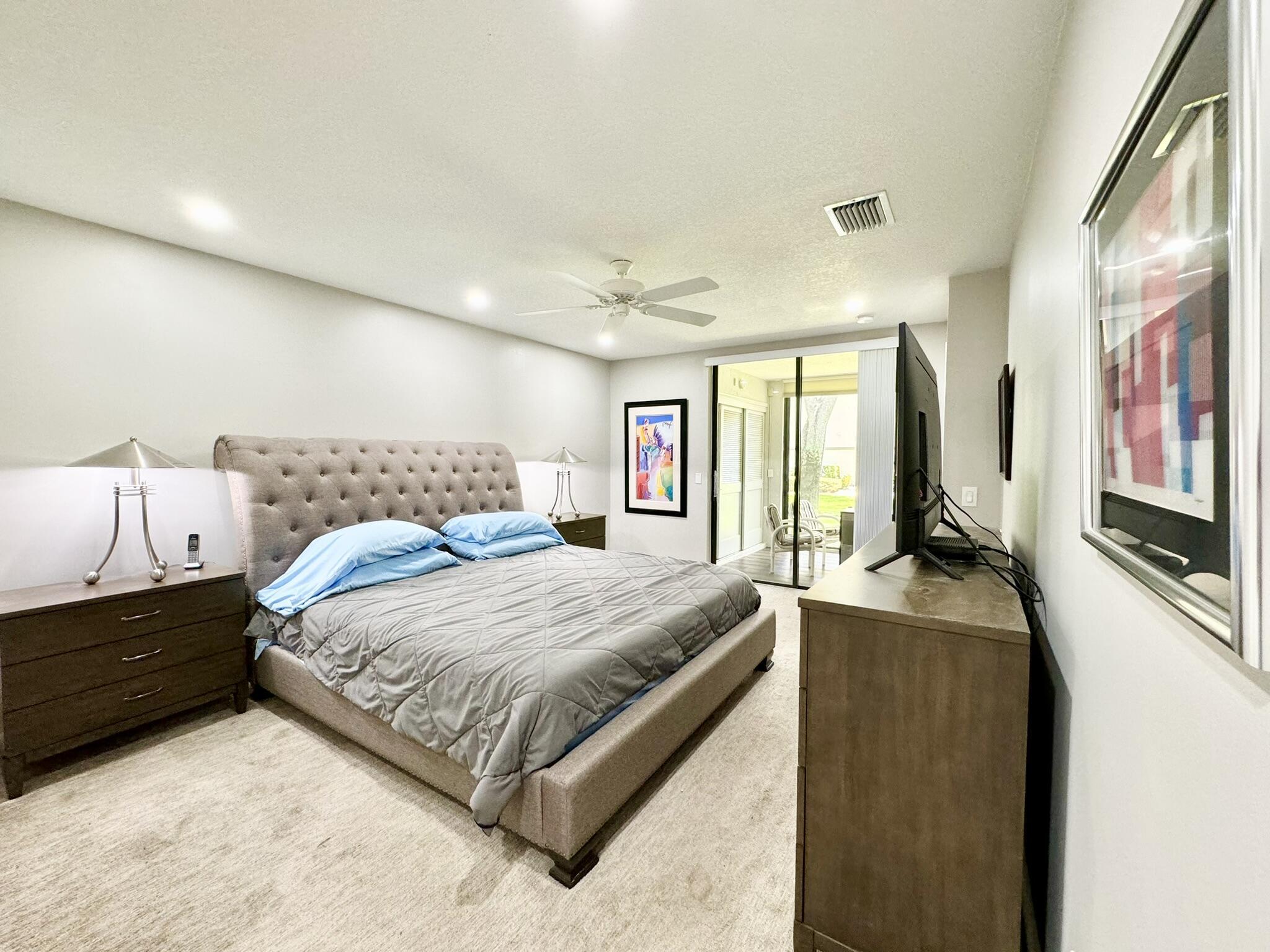 5135 Floria Drive E Property Photo 22