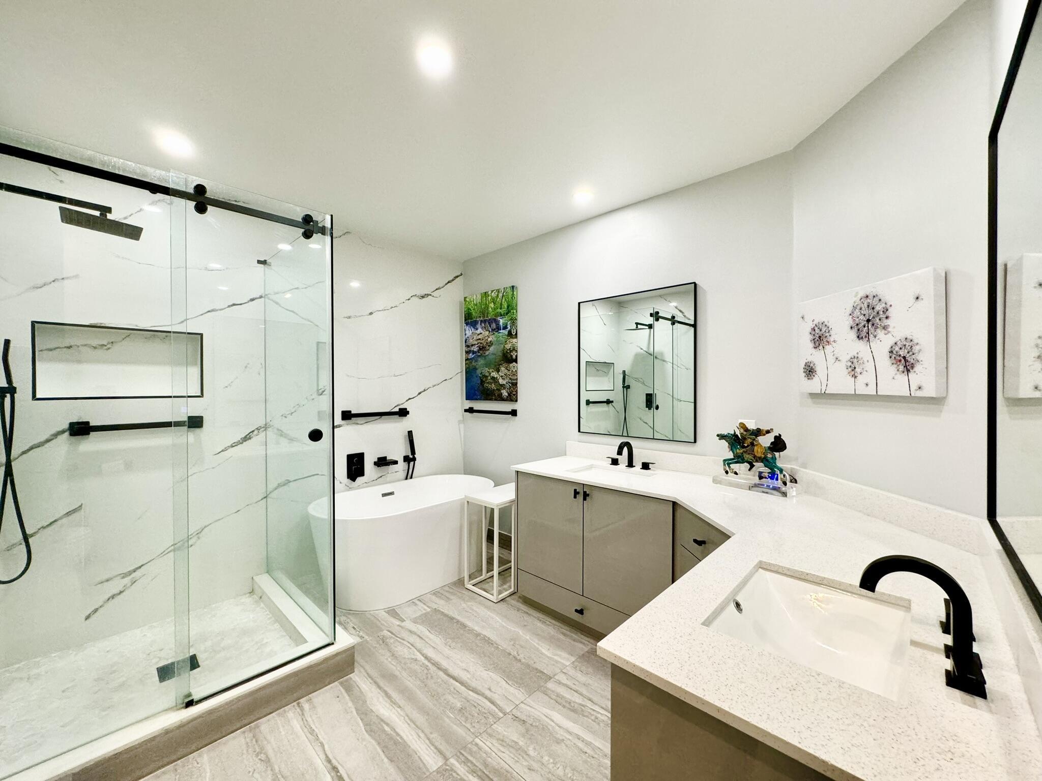 5135 Floria Drive E Property Photo 23