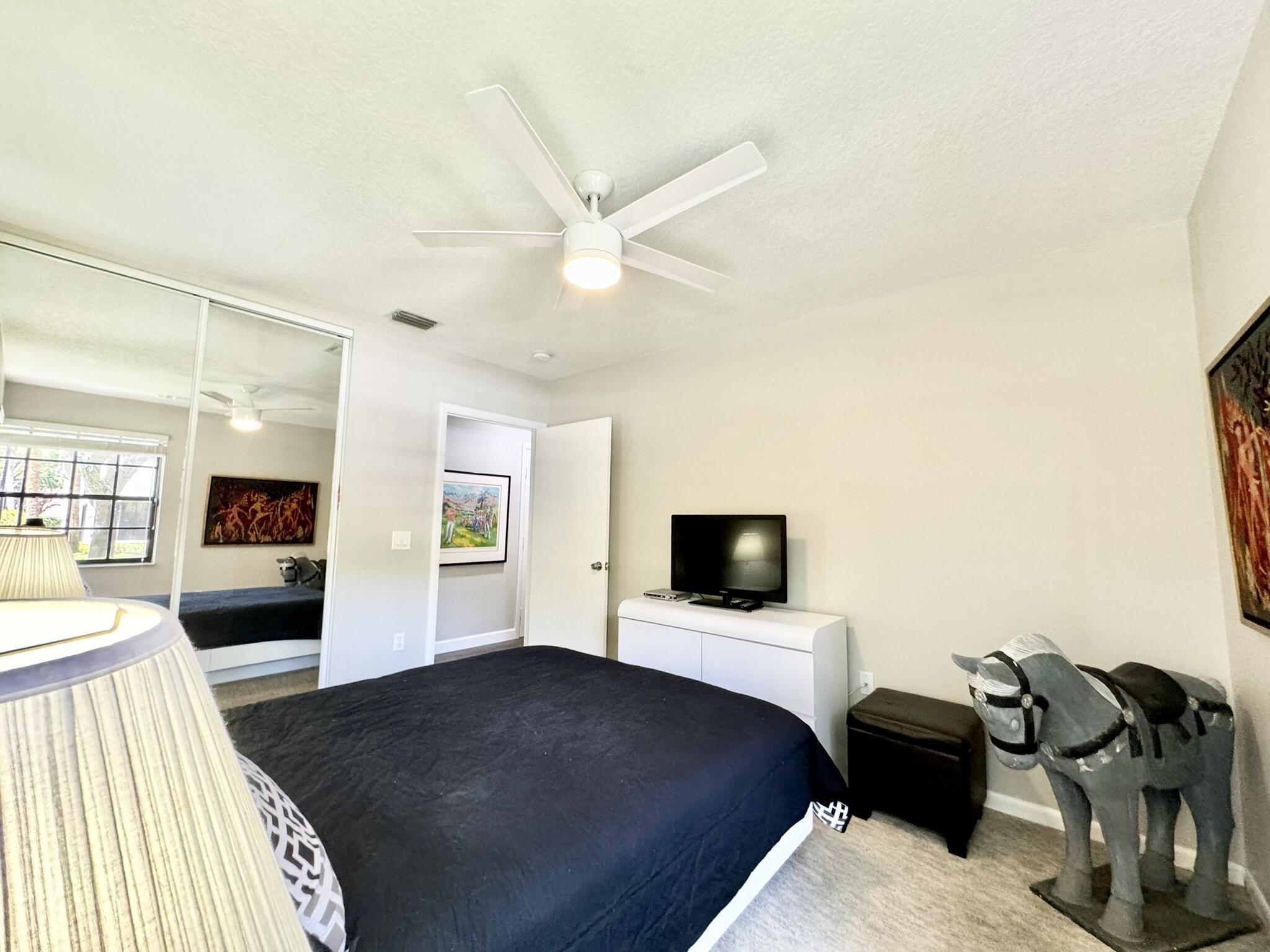 5135 Floria Drive E Property Photo 28