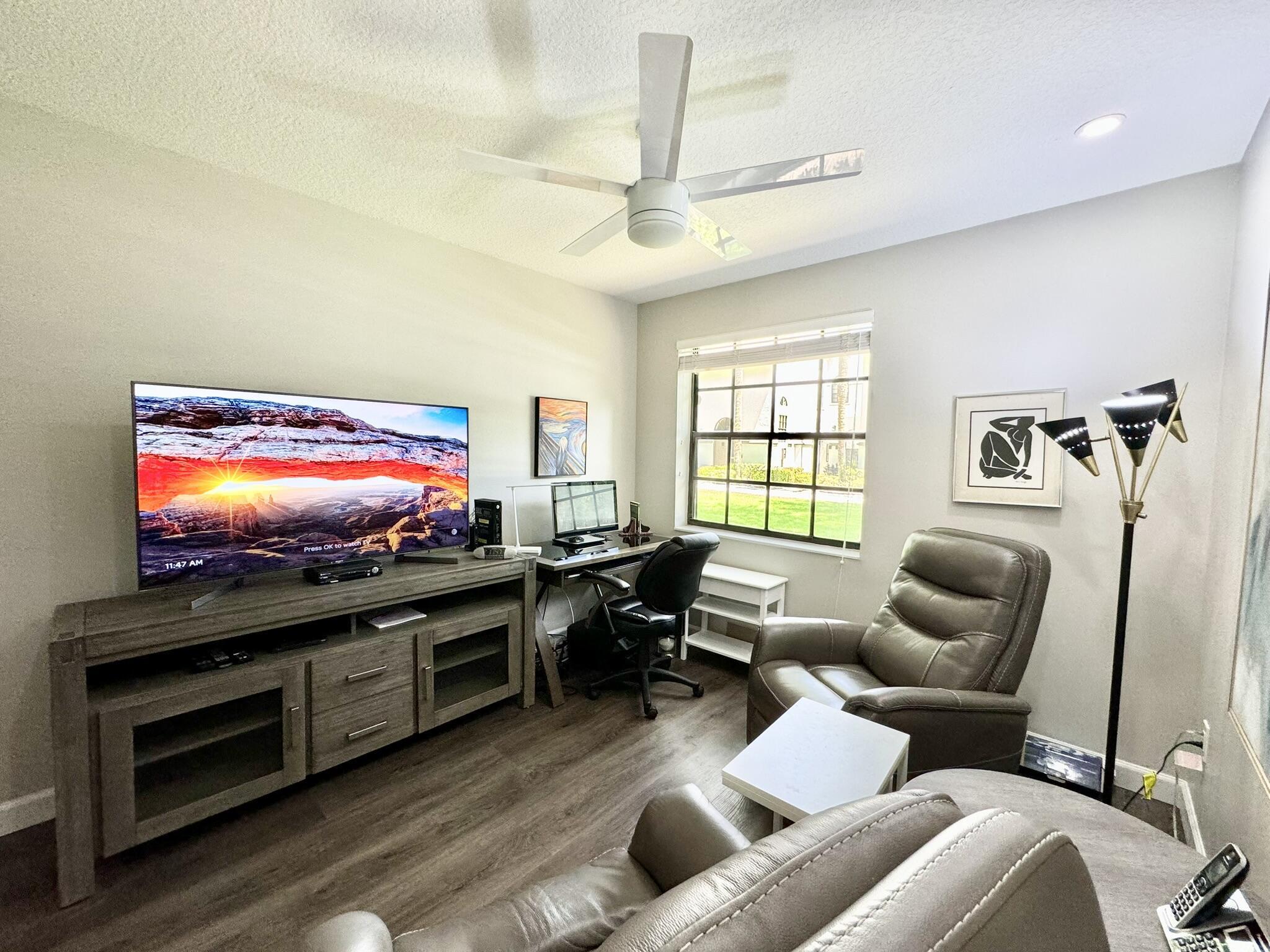 5135 Floria Drive E Property Photo 31