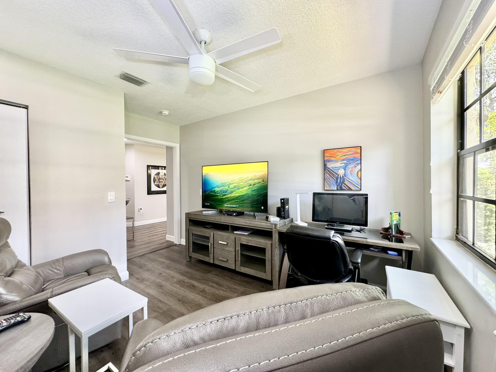 5135 Floria Drive E Property Photo 32