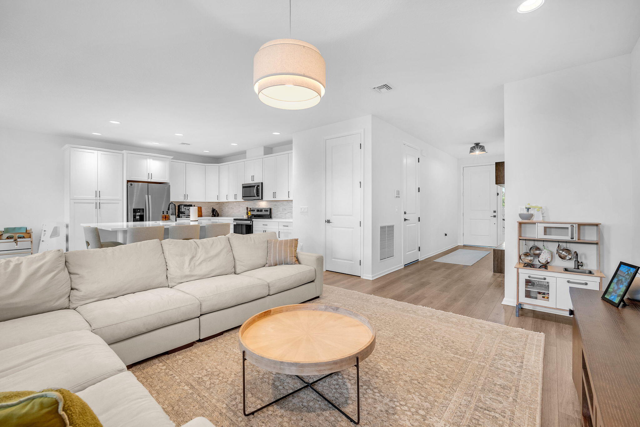 16121 Oakview Drive Property Photo 8